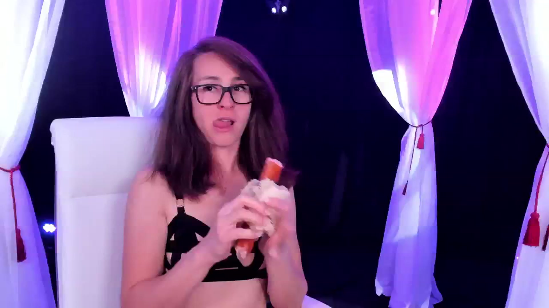Gallery image thumbnail from Olivia's myfreecams stream on, 02/01/2024, 07:58 image 19 of 20