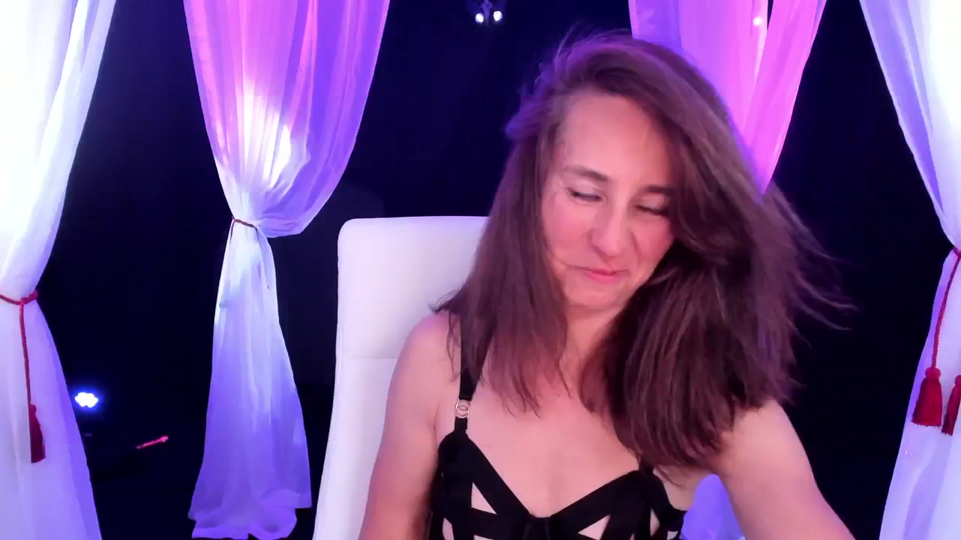 Gallery image thumbnail from Olivia's myfreecams stream on, 02/01/2024, 07:58 image 9 of 20
