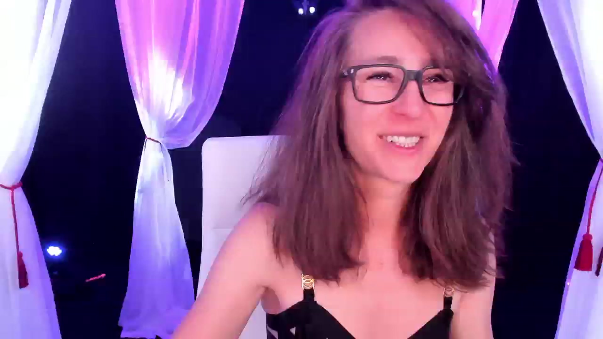 Gallery image thumbnail from Olivia's myfreecams stream on, 02/01/2024, 07:58 image 17 of 20