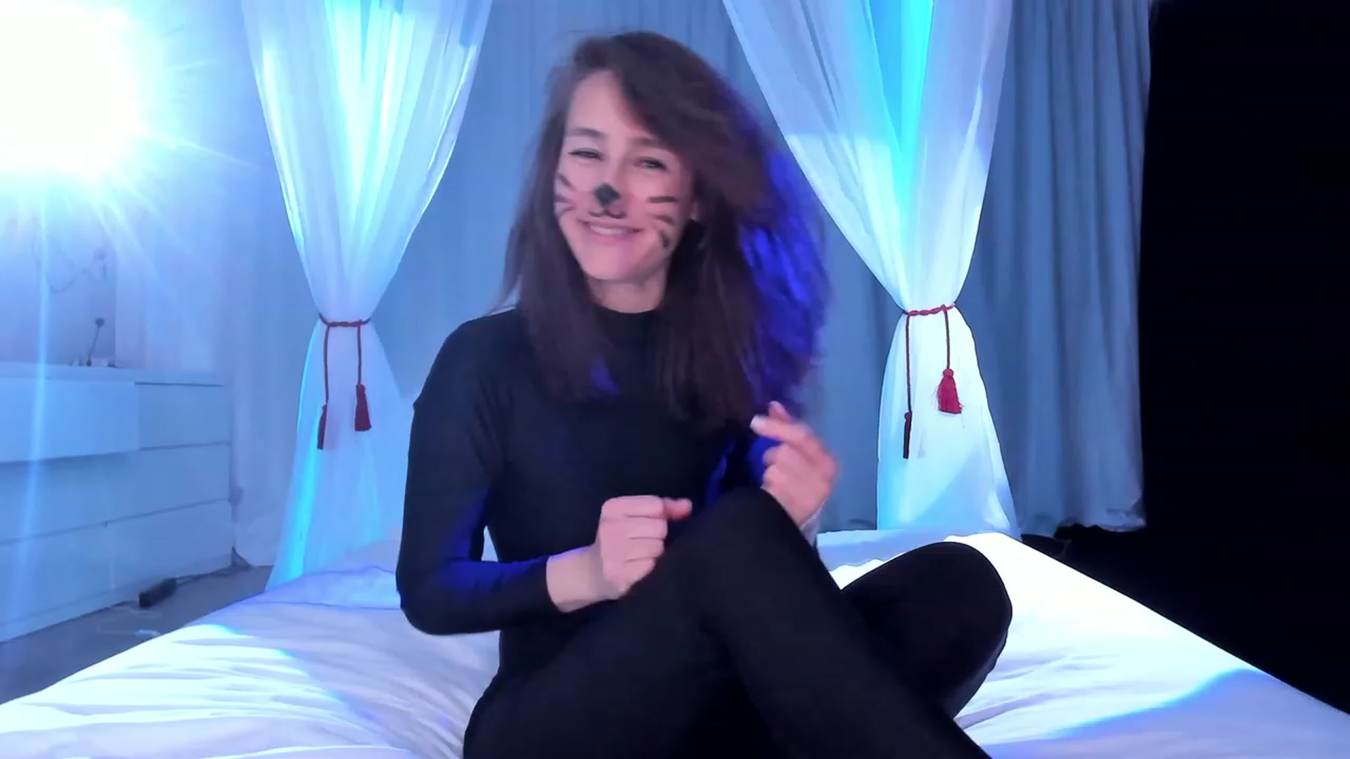Gallery image thumbnail from Olivia's myfreecams stream on, 02/02/2024, 07:50 image 9 of 20