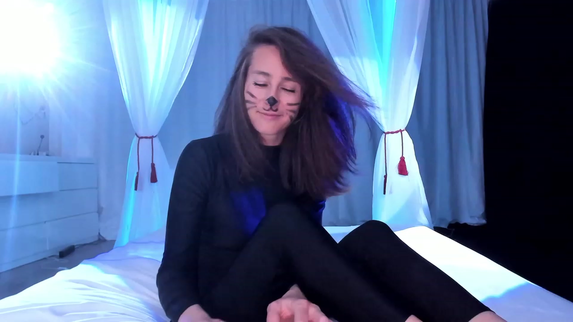 Gallery image thumbnail from Olivia's myfreecams stream on, 02/02/2024, 07:50 image 12 of 20