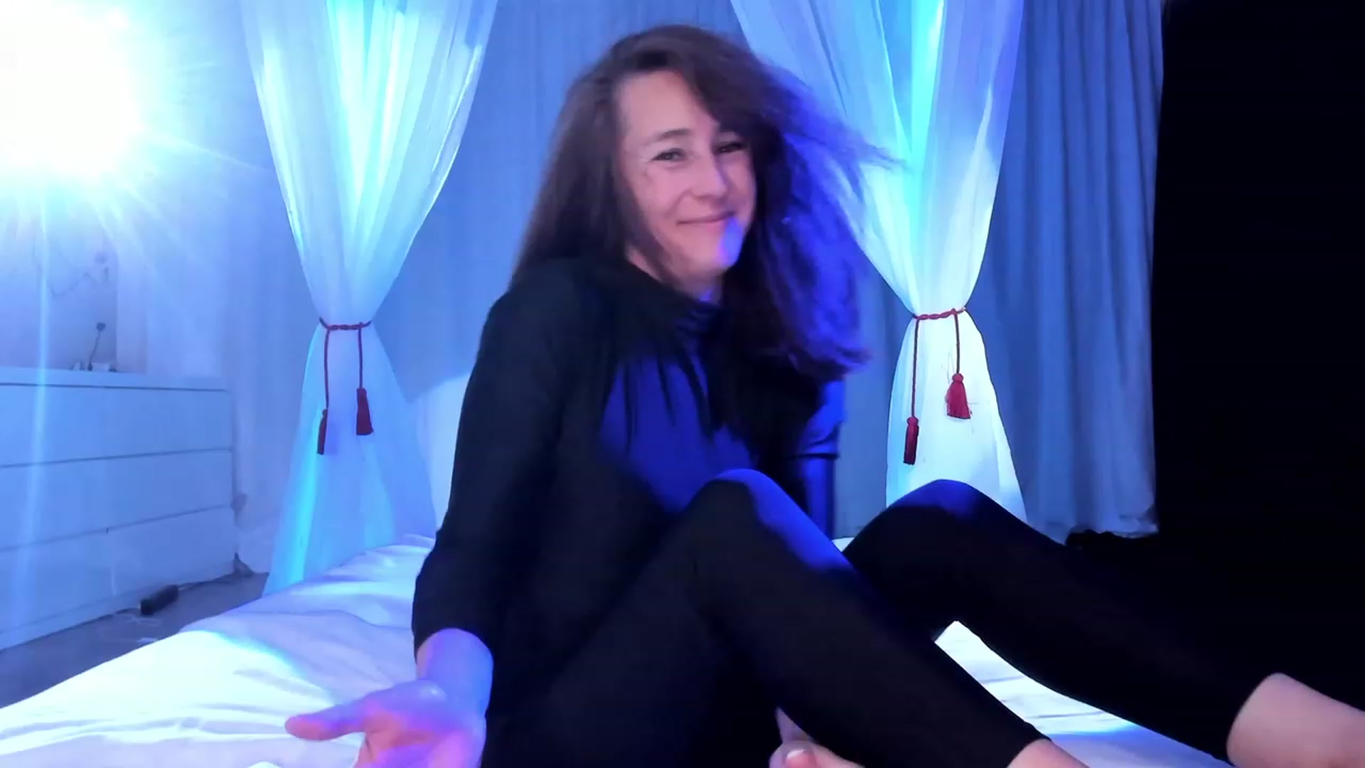 Gallery image thumbnail from Olivia's myfreecams stream on, 02/02/2024, 07:50 image 1 of 20