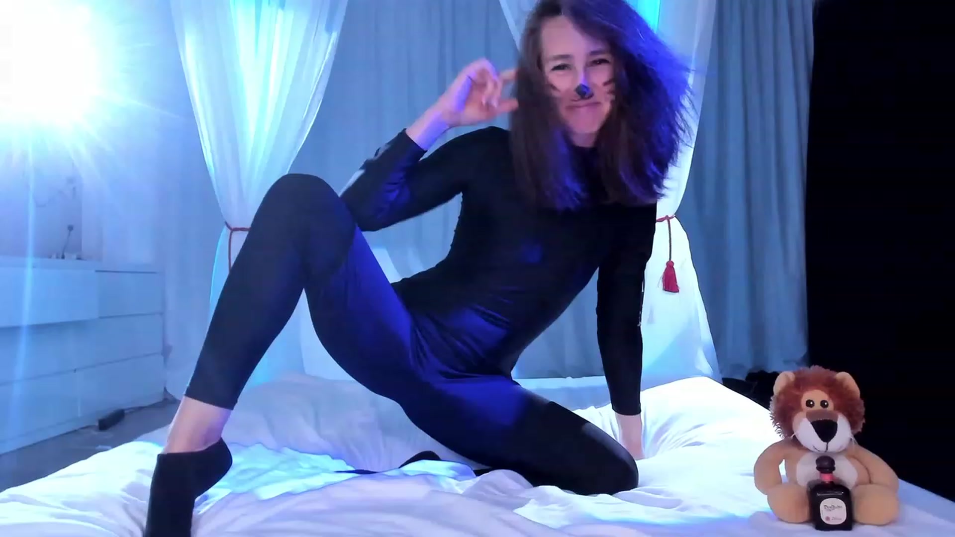 Gallery image thumbnail from Olivia's myfreecams stream on, 02/02/2024, 07:50 image 15 of 20