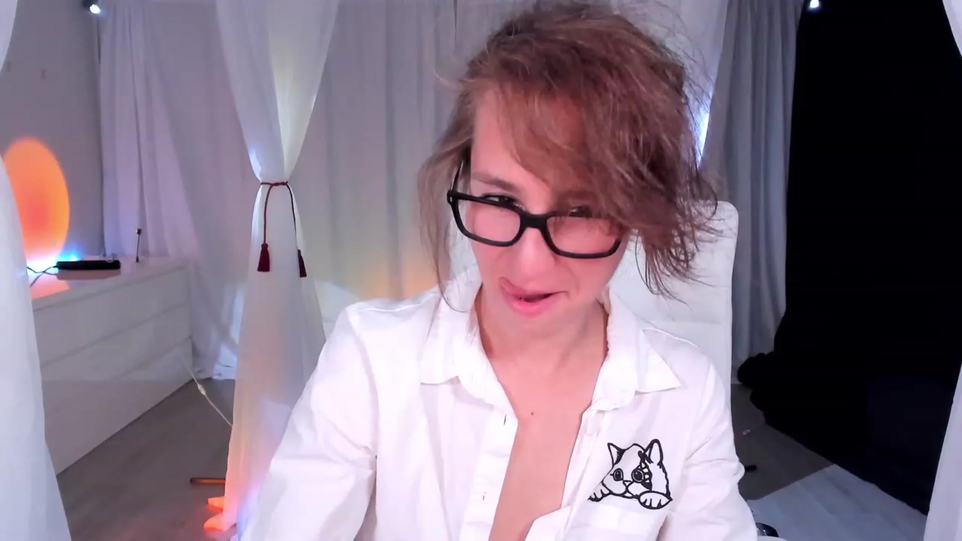 Gallery image thumbnail from Olivia's myfreecams stream on, 02/11/2024, 06:49 image 8 of 20