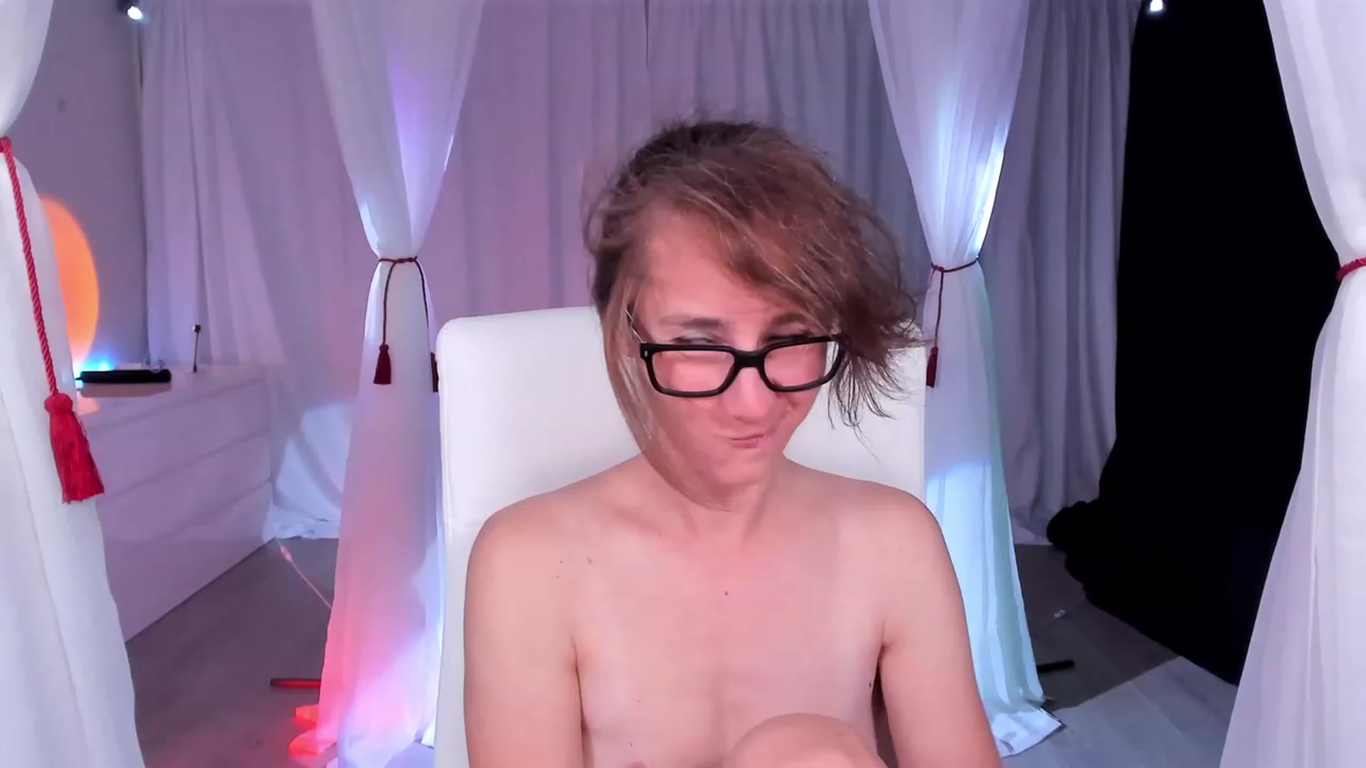 Gallery image thumbnail from Olivia's myfreecams stream on, 02/11/2024, 07:17 image 14 of 20