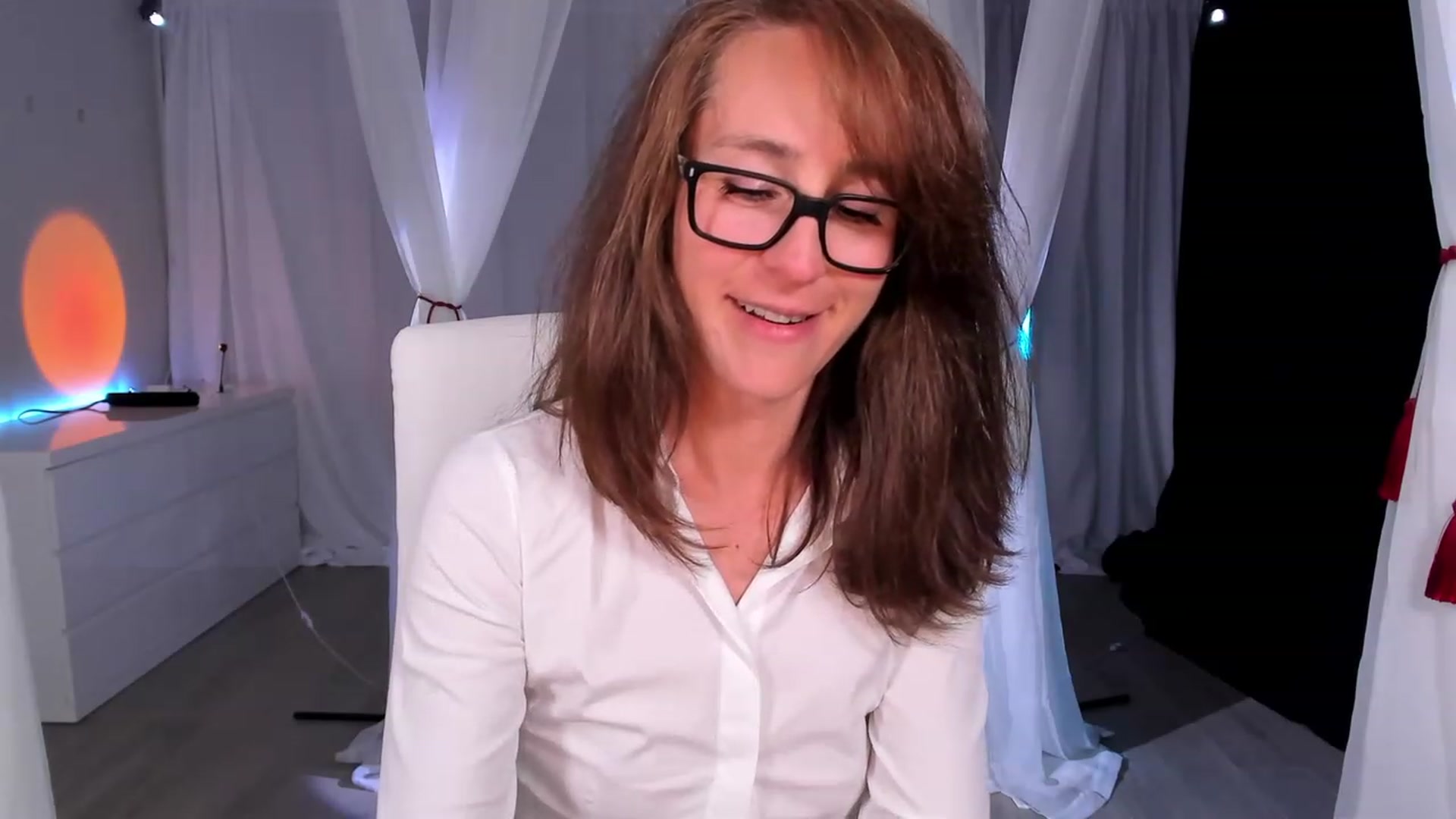 Gallery image thumbnail from Olivia's myfreecams stream on, 02/13/2024, 07:11 image 16 of 20