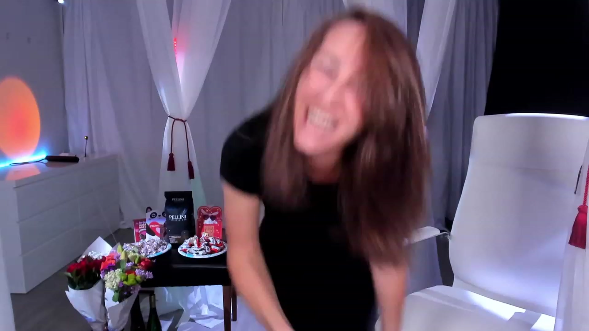 Gallery image thumbnail from Olivia's myfreecams stream on, 02/15/2024, 05:15 image 4 of 20