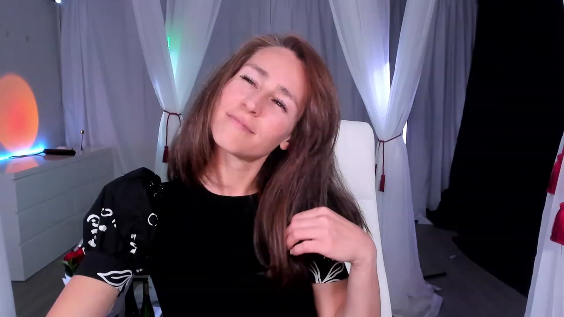 Gallery image thumbnail from Olivia's myfreecams stream on, 02/15/2024, 05:15 image 5 of 20