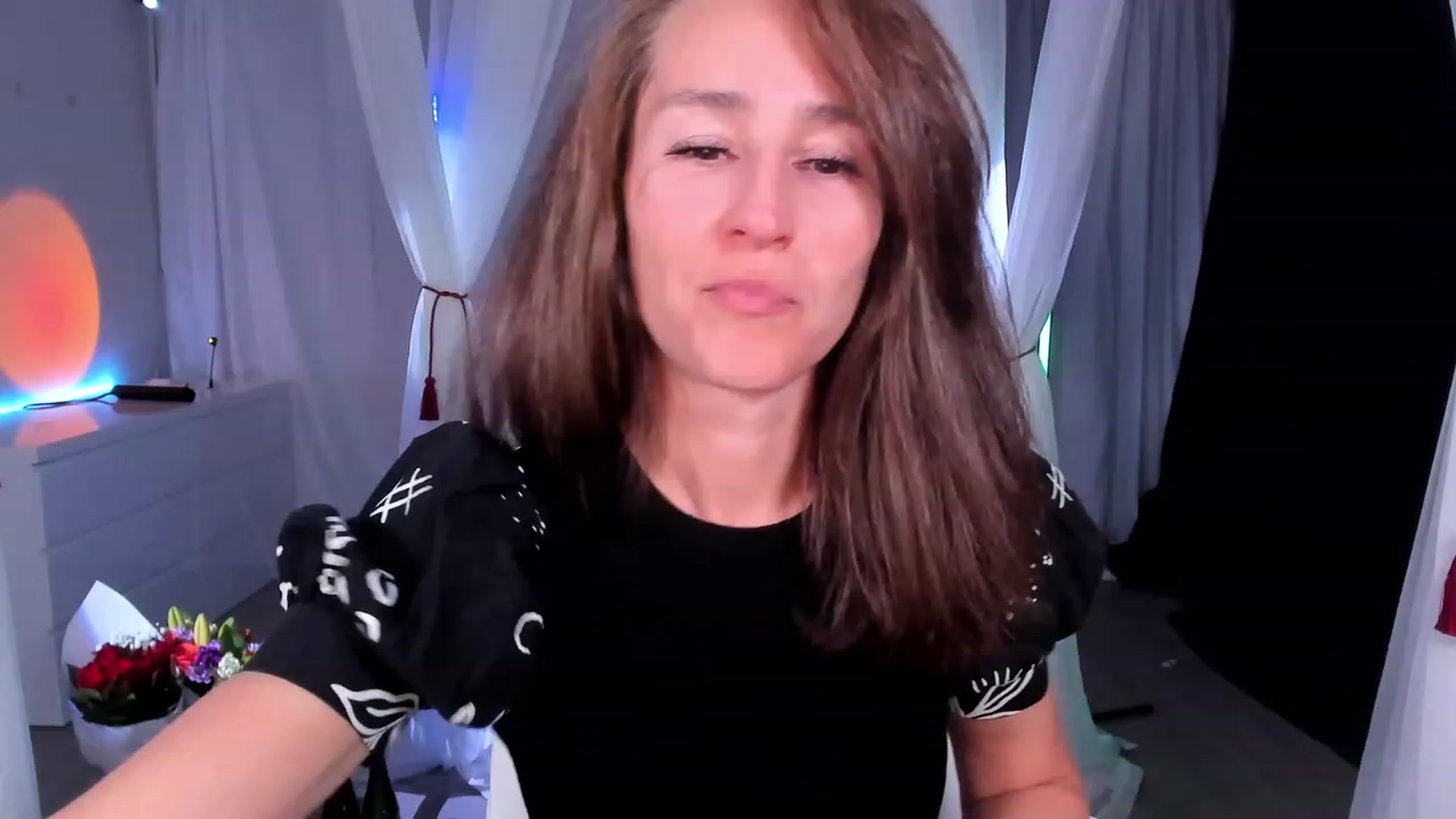 Gallery image thumbnail from Olivia's myfreecams stream on, 02/15/2024, 05:15 image 10 of 20