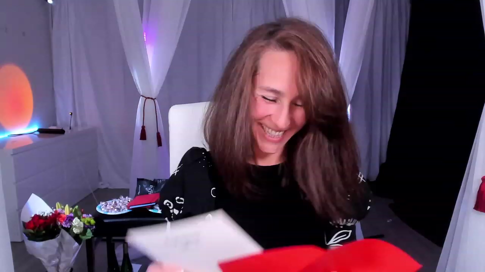 Gallery image thumbnail from Olivia's myfreecams stream on, 02/15/2024, 05:15 image 20 of 20