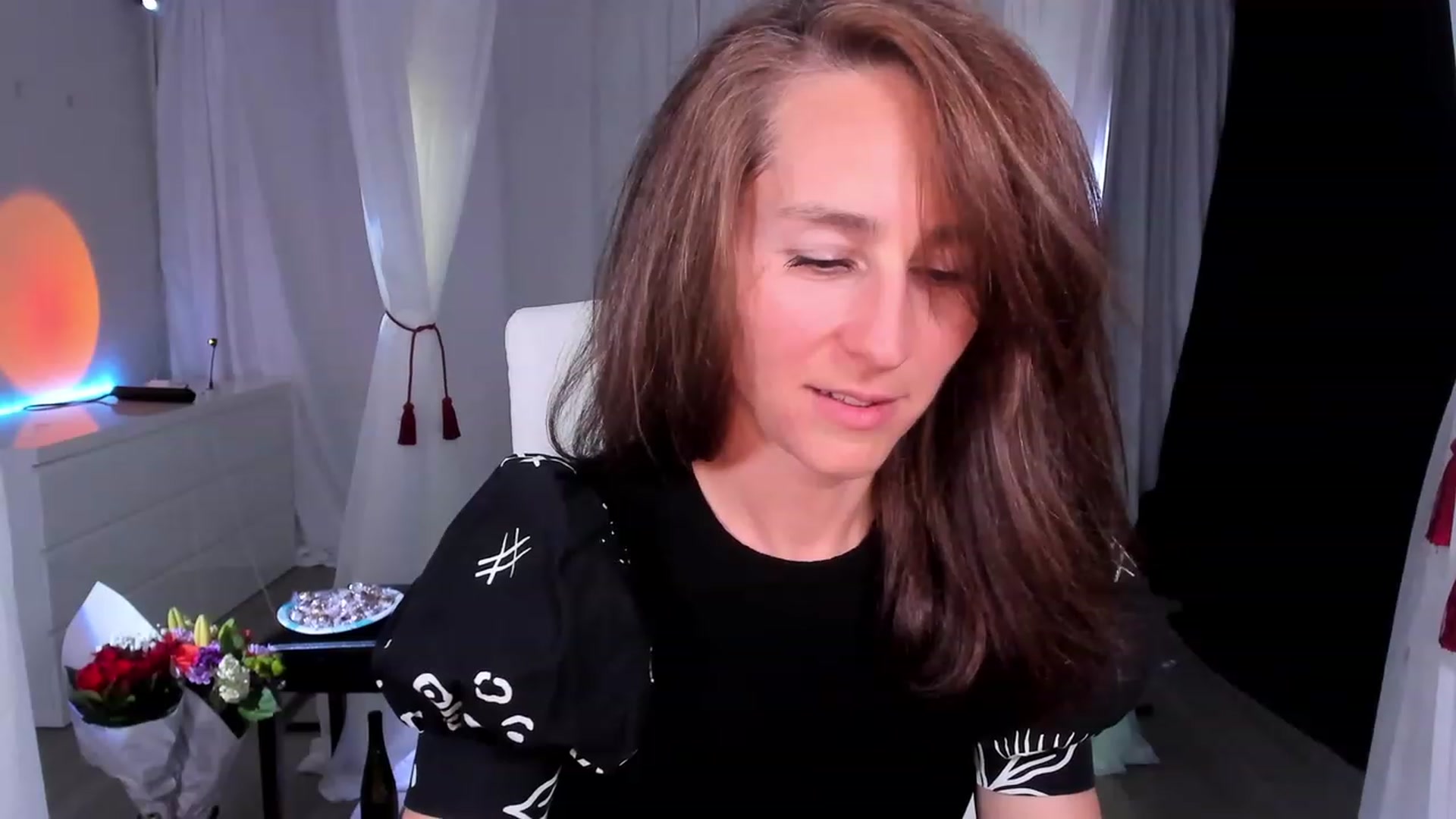 Gallery image thumbnail from Olivia's myfreecams stream on, 02/15/2024, 07:27 image 14 of 20