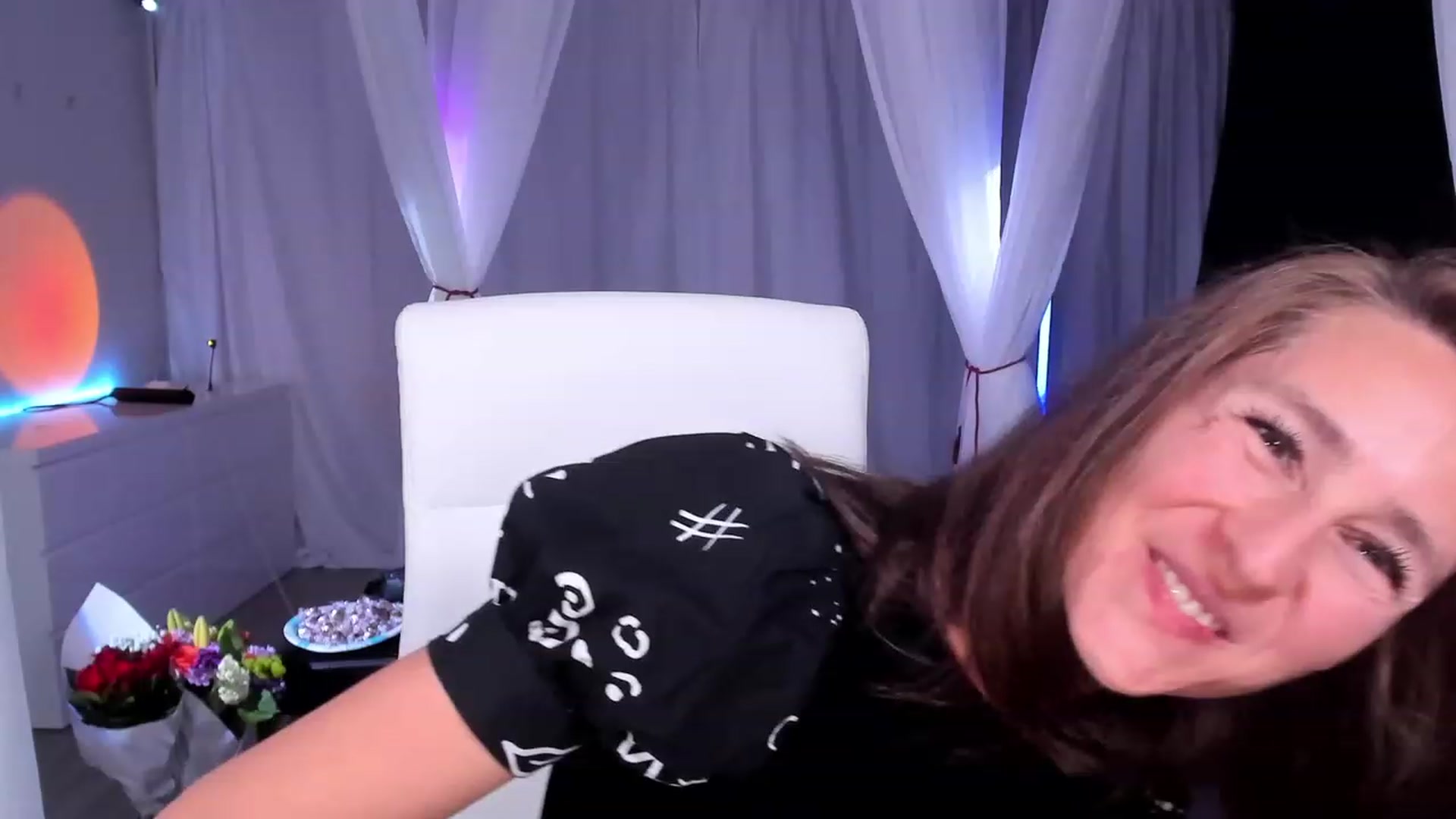 Gallery image thumbnail from Olivia's myfreecams stream on, 02/15/2024, 07:27 image 7 of 20