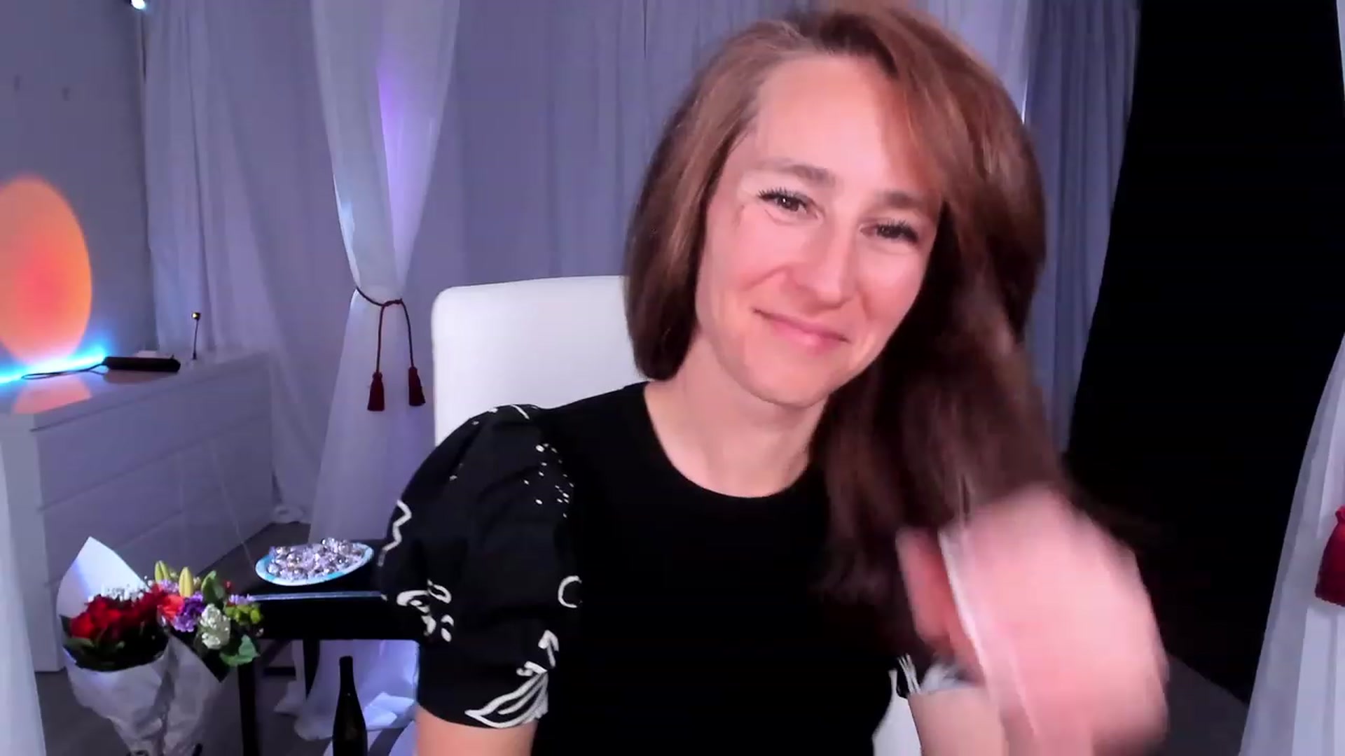 Gallery image thumbnail from Olivia's myfreecams stream on, 02/15/2024, 07:27 image 19 of 20