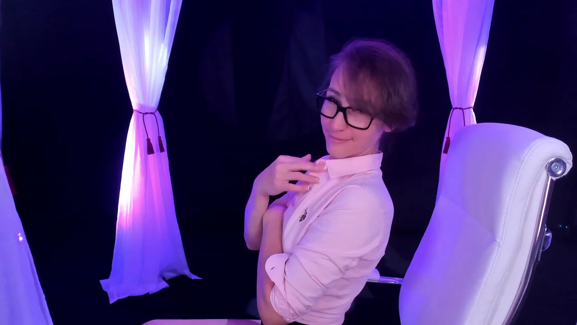 Gallery image thumbnail from Olivia's myfreecams stream on, 02/17/2024, 07:30 image 13 of 20
