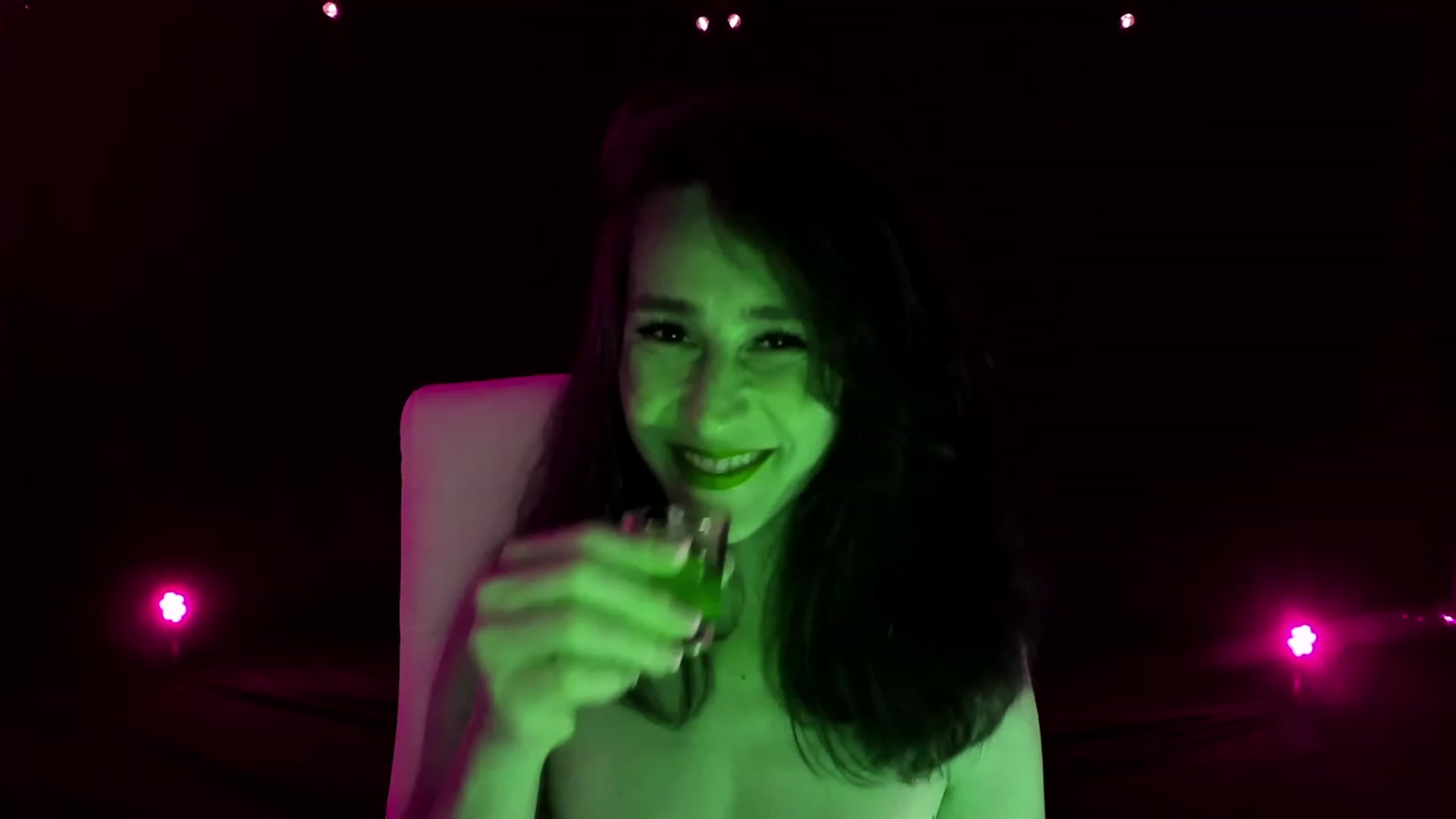 Gallery image thumbnail from Olivia's myfreecams stream on, 02/18/2024, 07:13 image 13 of 20
