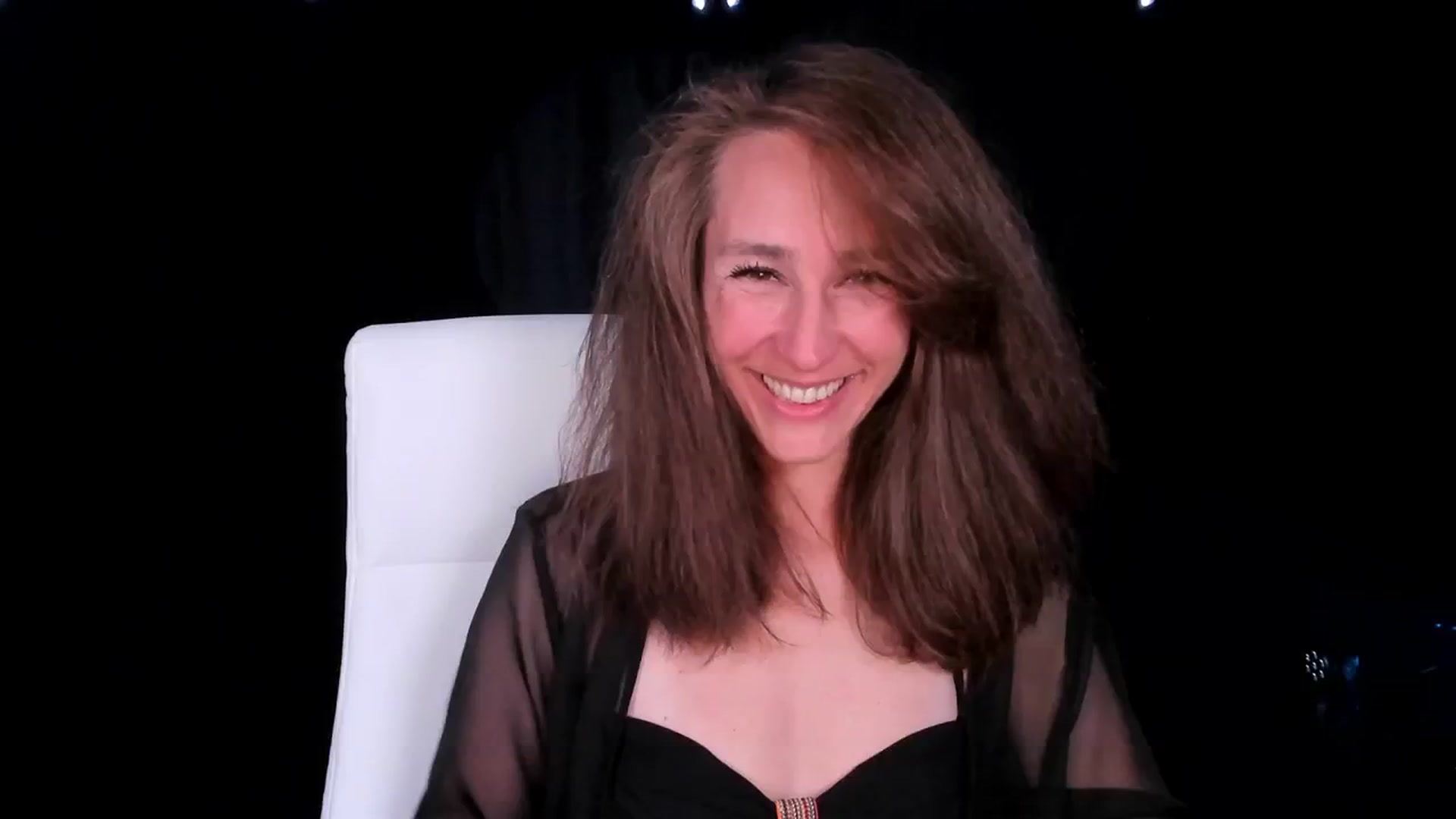 Gallery image thumbnail from Olivia's myfreecams stream on, 02/21/2024, 07:33 image 18 of 20