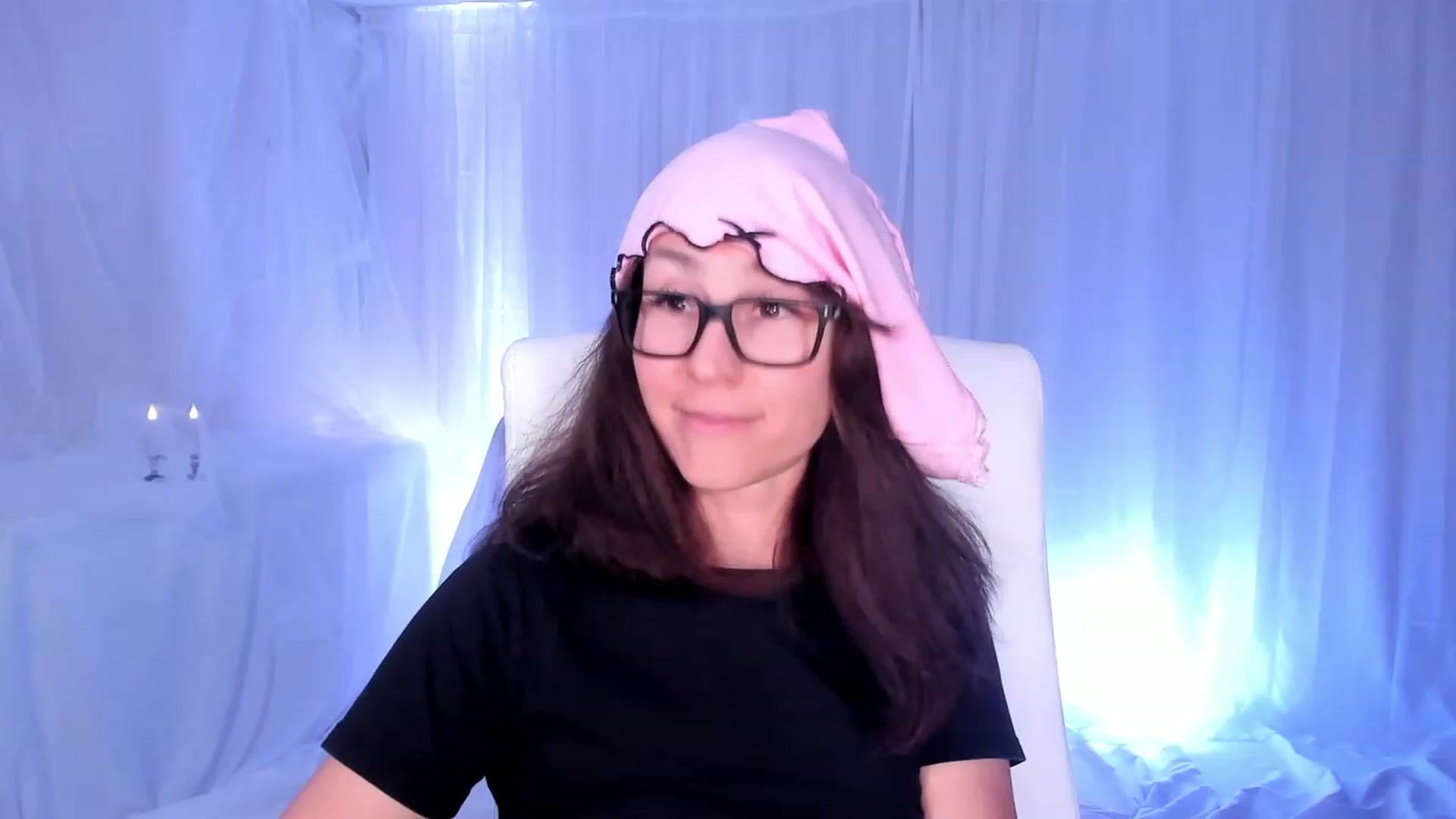 Gallery image thumbnail from Olivia's myfreecams stream on, 03/06/2024, 05:07 image 13 of 20
