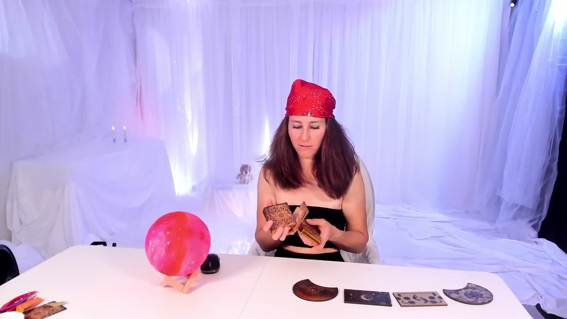 Gallery image thumbnail from Olivia's myfreecams stream on, 03/15/2024, 04:35 image 4 of 20