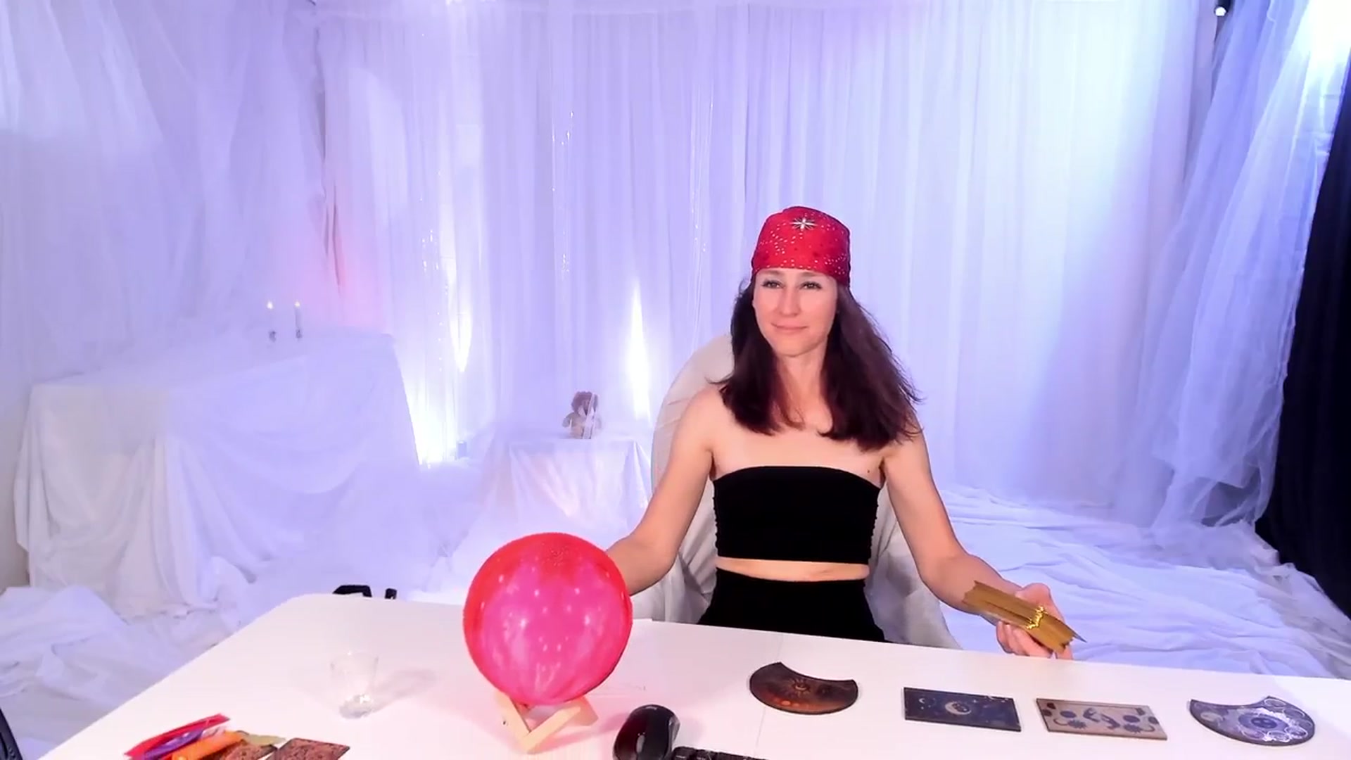 Gallery image thumbnail from Olivia's myfreecams stream on, 03/15/2024, 04:35 image 18 of 20