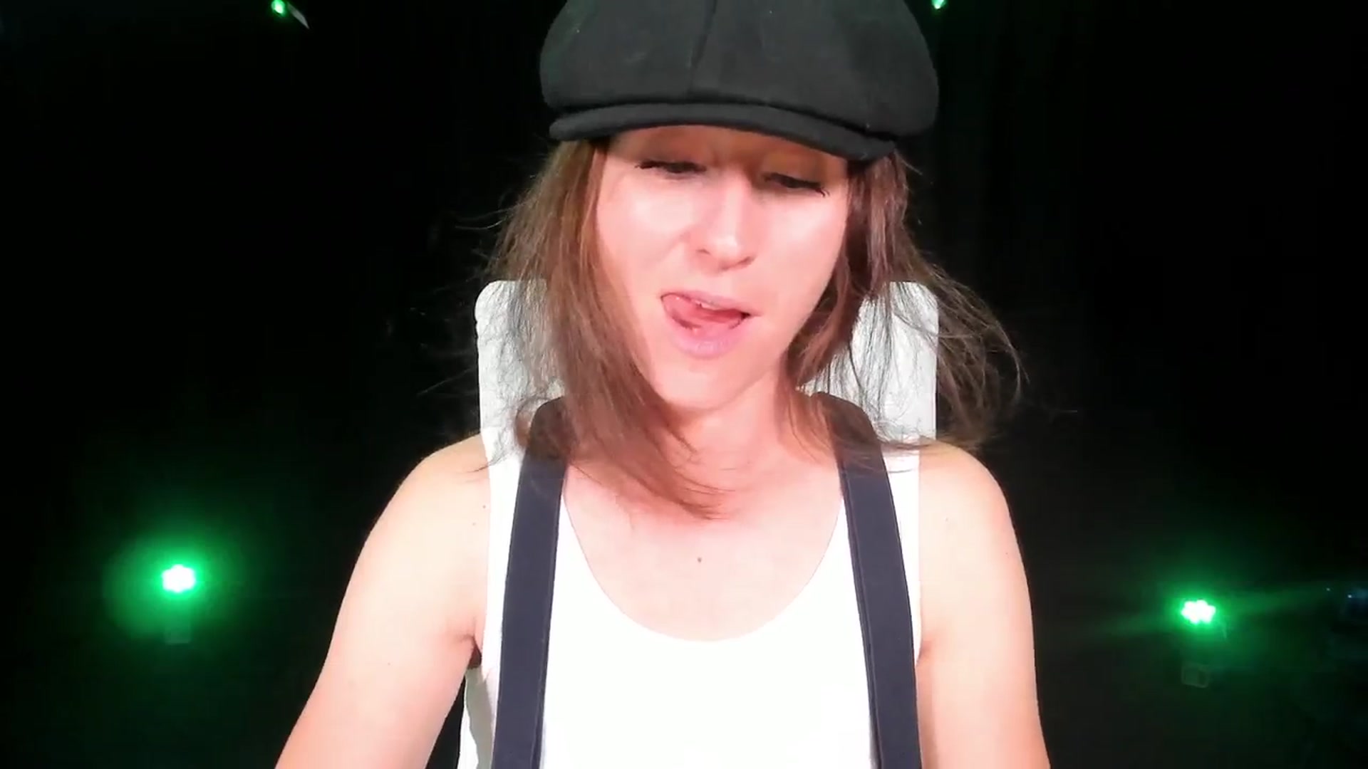 Gallery image thumbnail from Olivia's myfreecams stream on, 03/18/2024, 03:12 image 14 of 20