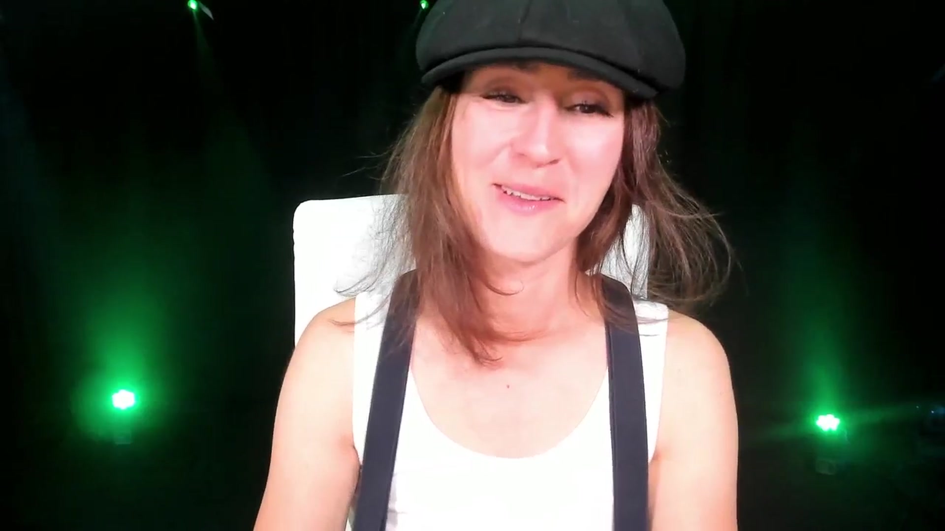 Gallery image thumbnail from Olivia's myfreecams stream on, 03/18/2024, 03:12 image 4 of 20