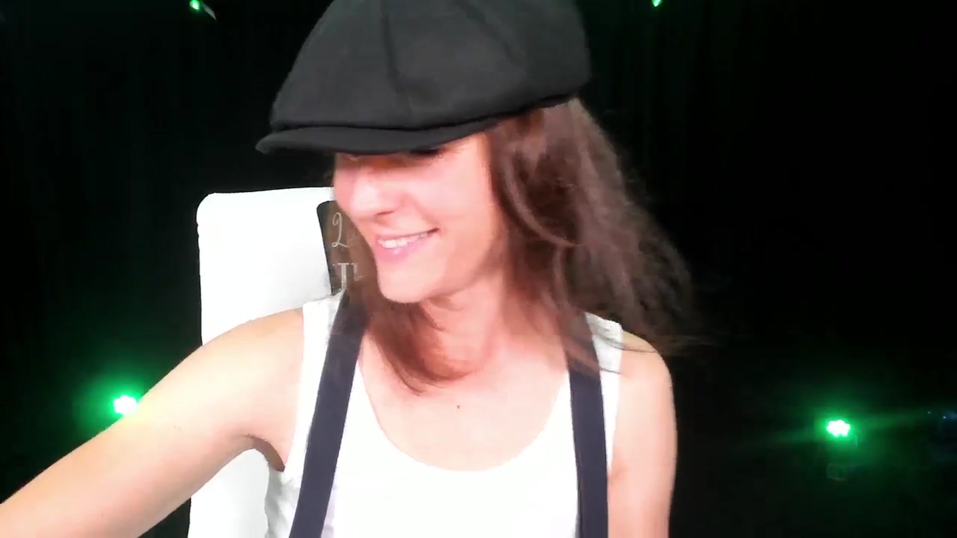 Gallery image thumbnail from Olivia's myfreecams stream on, 03/18/2024, 03:12 image 18 of 20
