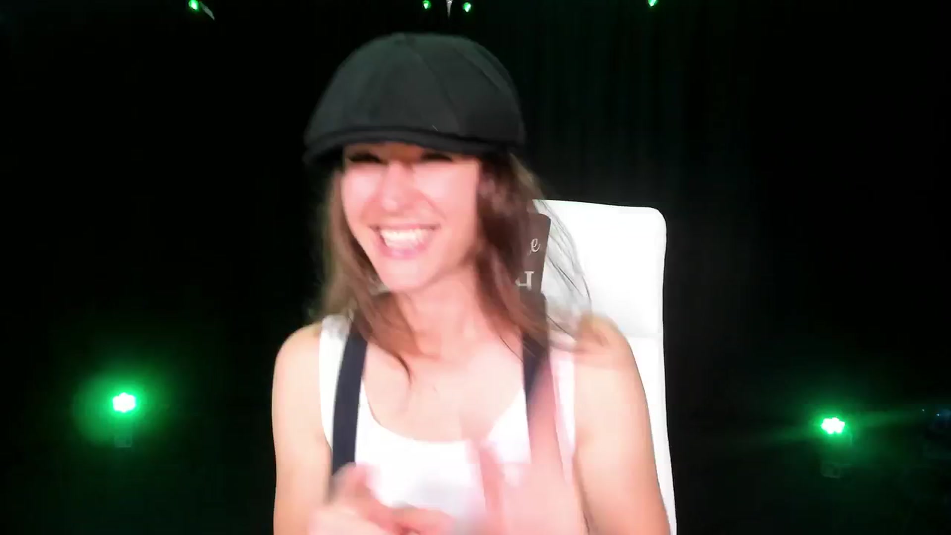 Gallery image thumbnail from Olivia's myfreecams stream on, 03/18/2024, 05:32 image 19 of 20