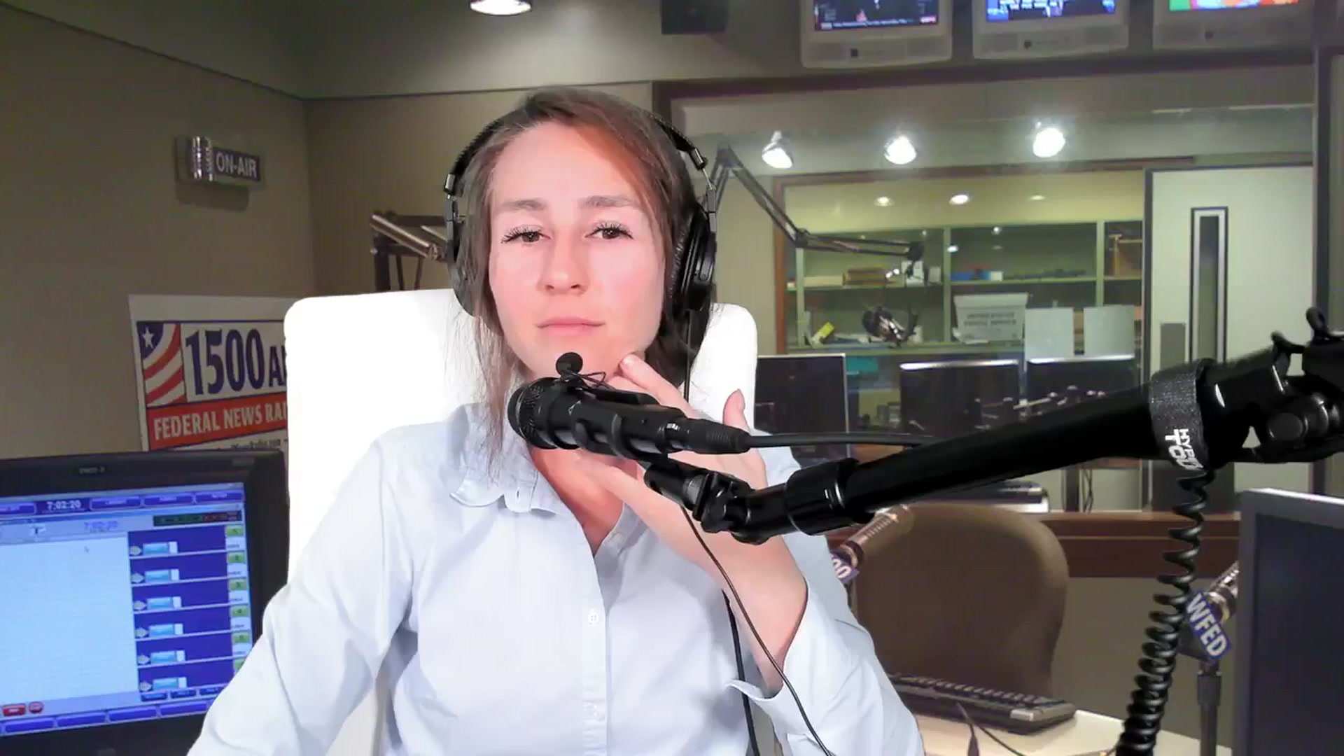 Gallery image thumbnail from Olivia's myfreecams stream on, 03/19/2024, 03:56 image 18 of 20