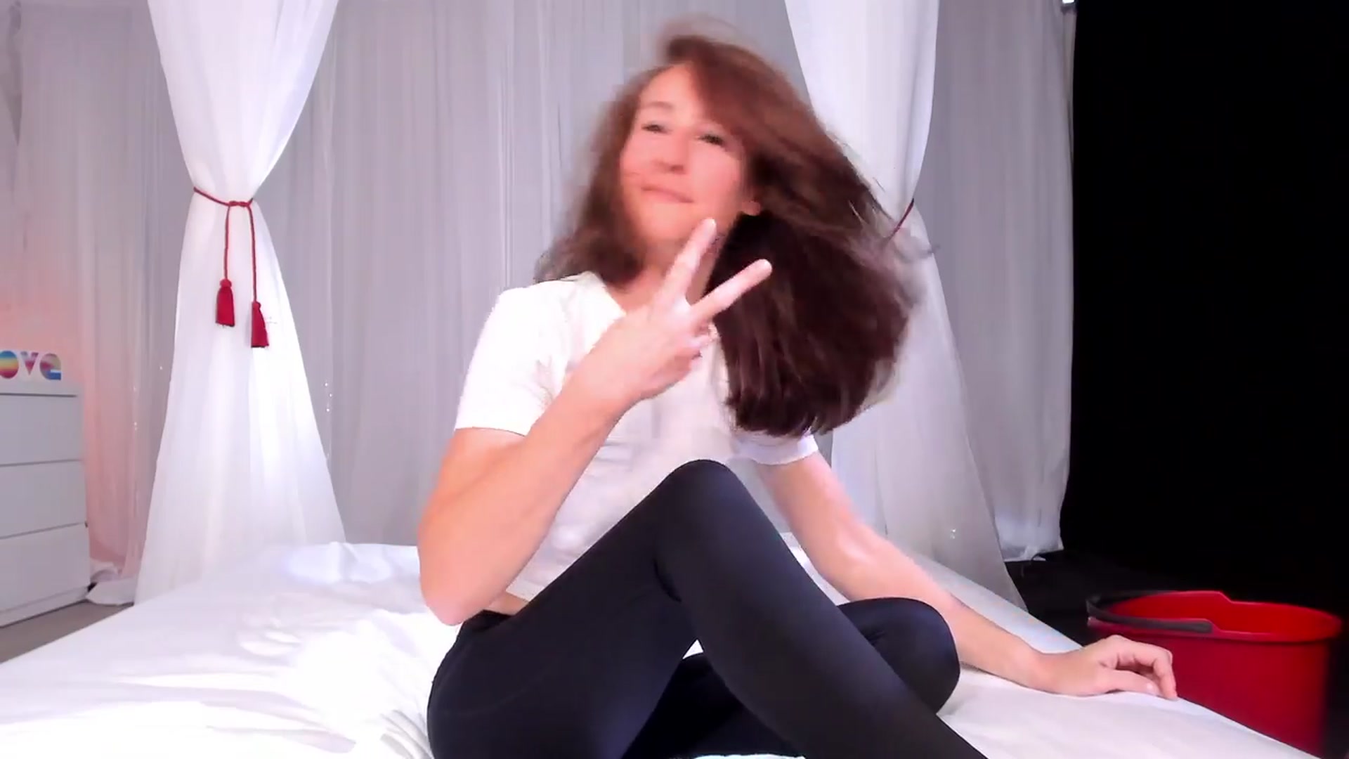 Gallery image thumbnail from Olivia's myfreecams stream on, 03/22/2024, 05:54 image 13 of 20