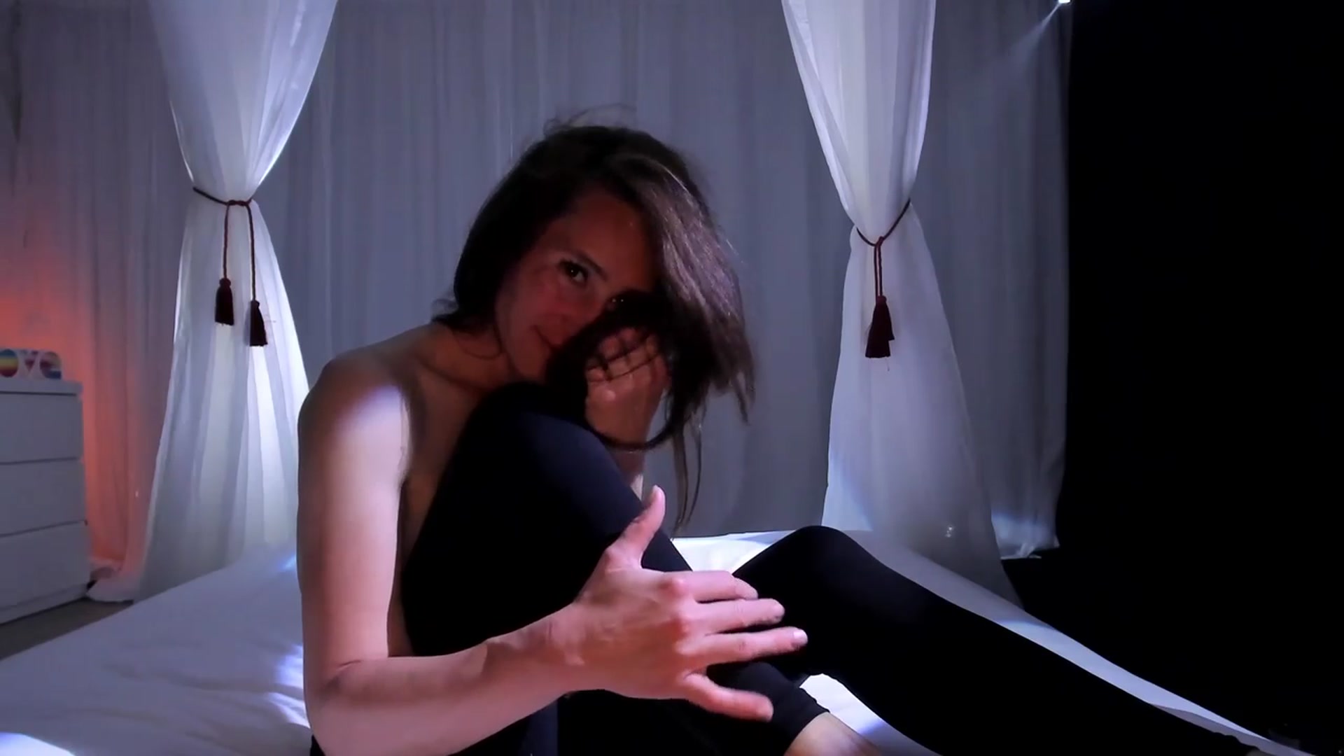 Gallery image thumbnail from Olivia's myfreecams stream on, 03/22/2024, 05:54 image 16 of 20