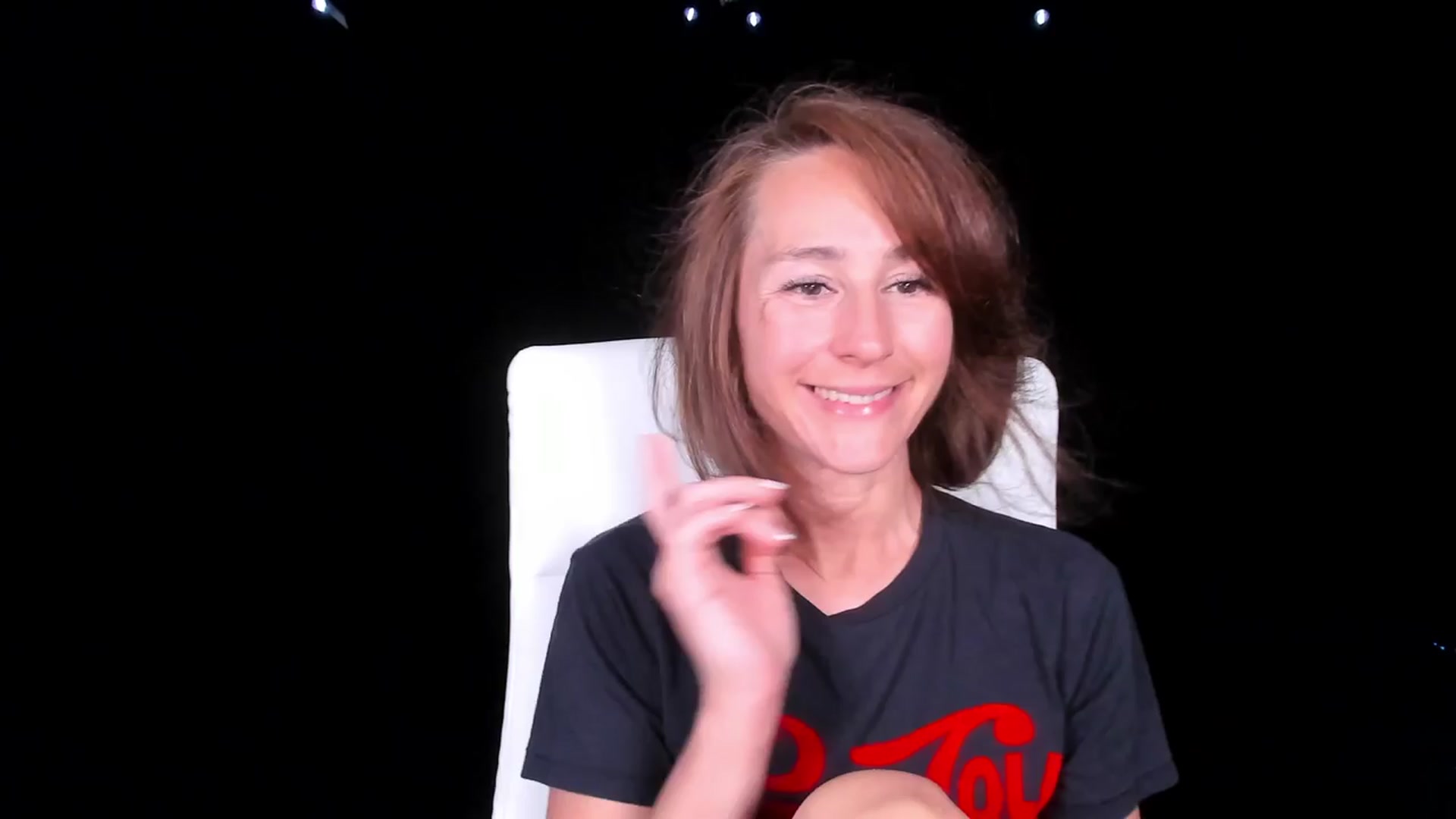 Gallery image thumbnail from Olivia's myfreecams stream on, 03/23/2024, 06:33 image 3 of 20