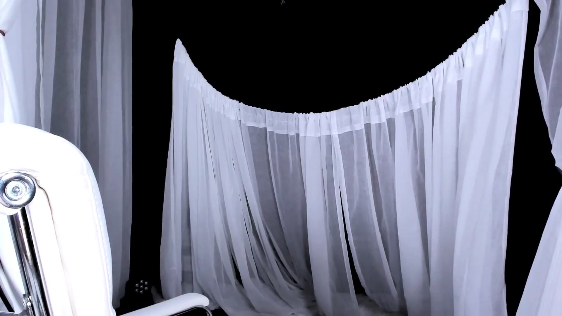 Gallery image thumbnail from Olivia's myfreecams stream on, 03/29/2024, 04:54 image 12 of 20