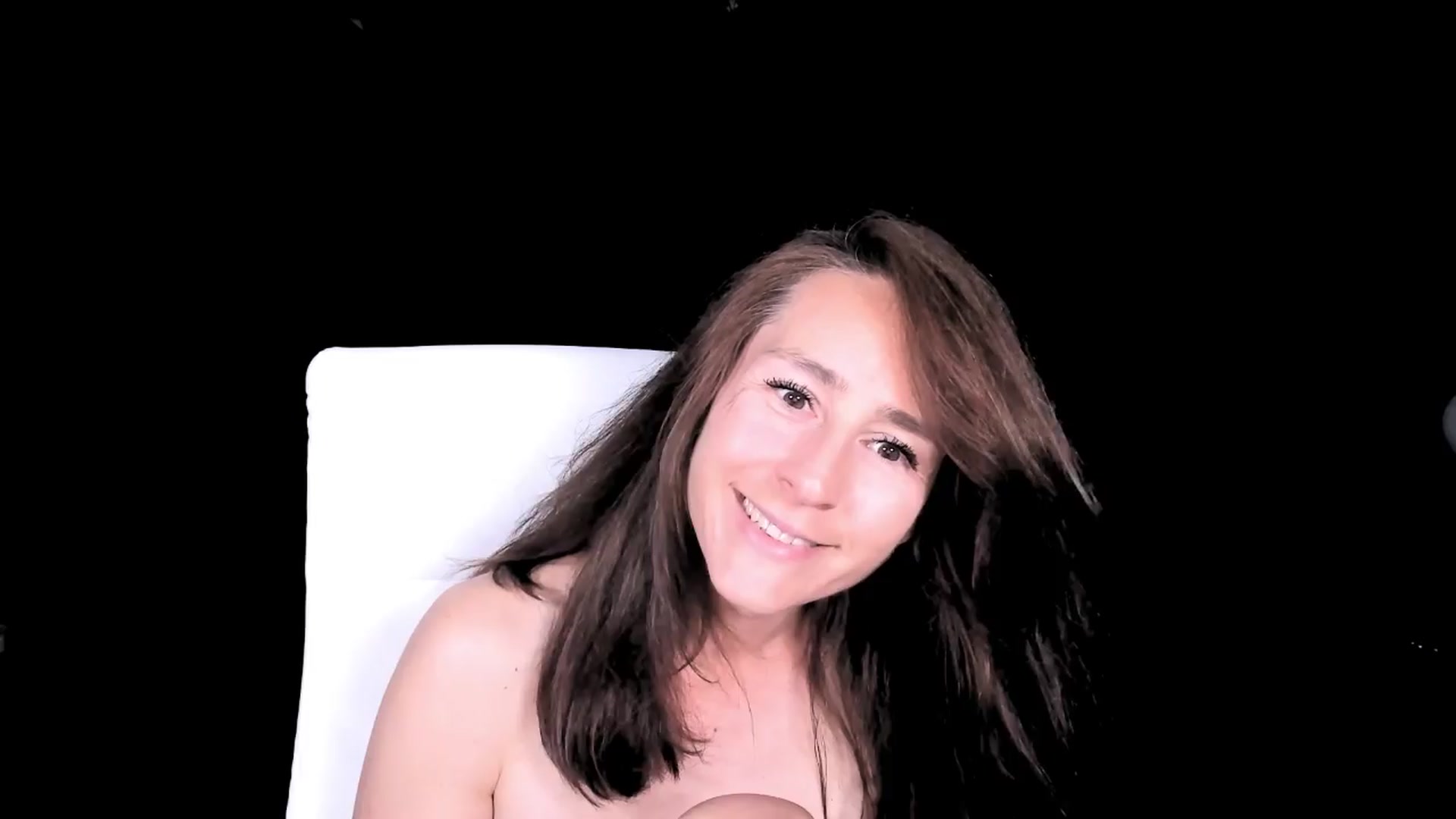 Gallery image thumbnail from Olivia's myfreecams stream on, 03/29/2024, 06:32 image 2 of 20