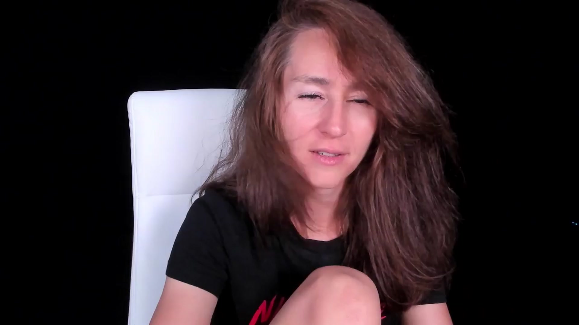 Gallery image thumbnail from Olivia's myfreecams stream on, 03/31/2024, 06:03 image 17 of 20