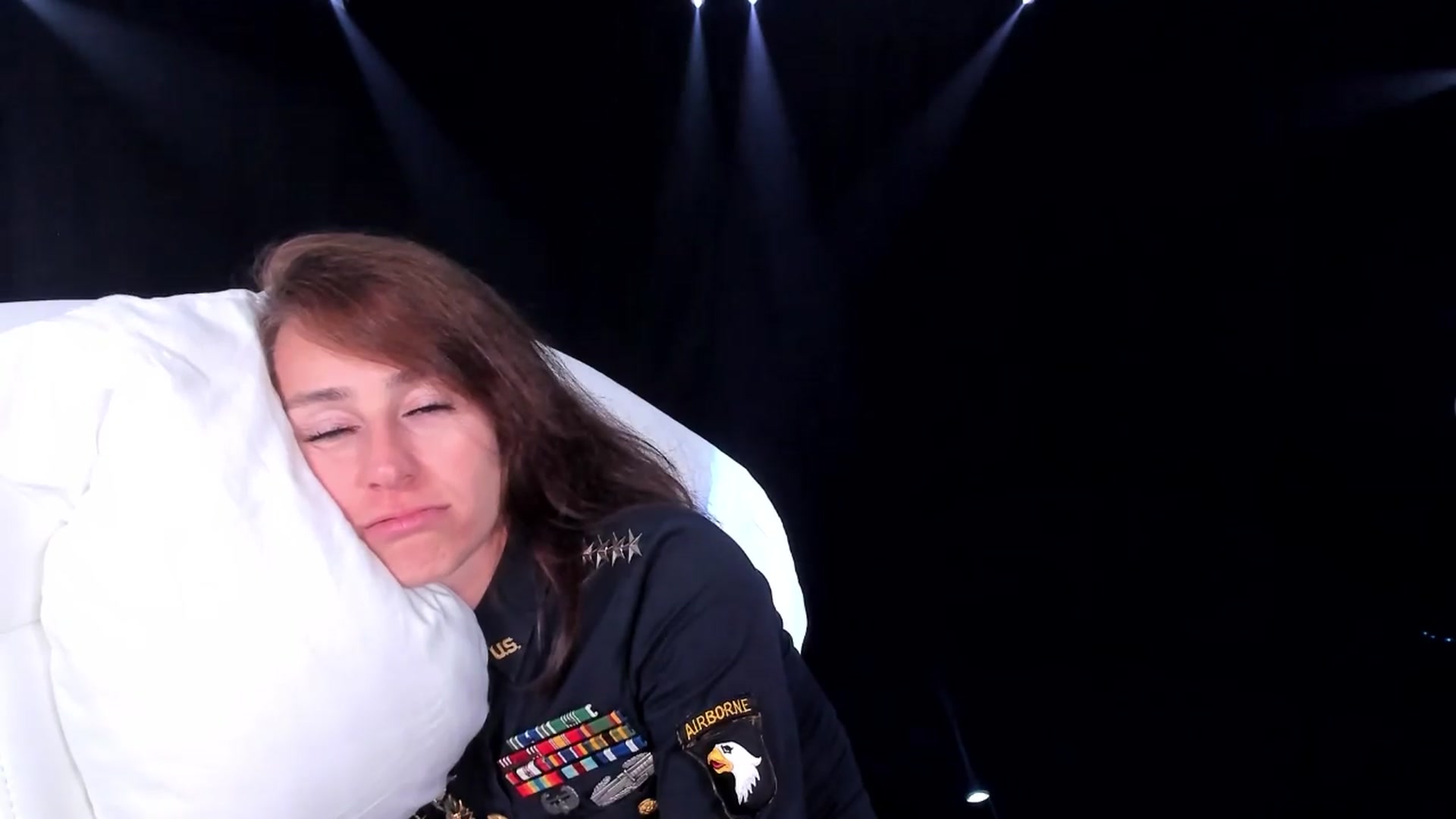 Gallery image thumbnail from Olivia's myfreecams stream on, 04/01/2024, 07:11 image 17 of 20
