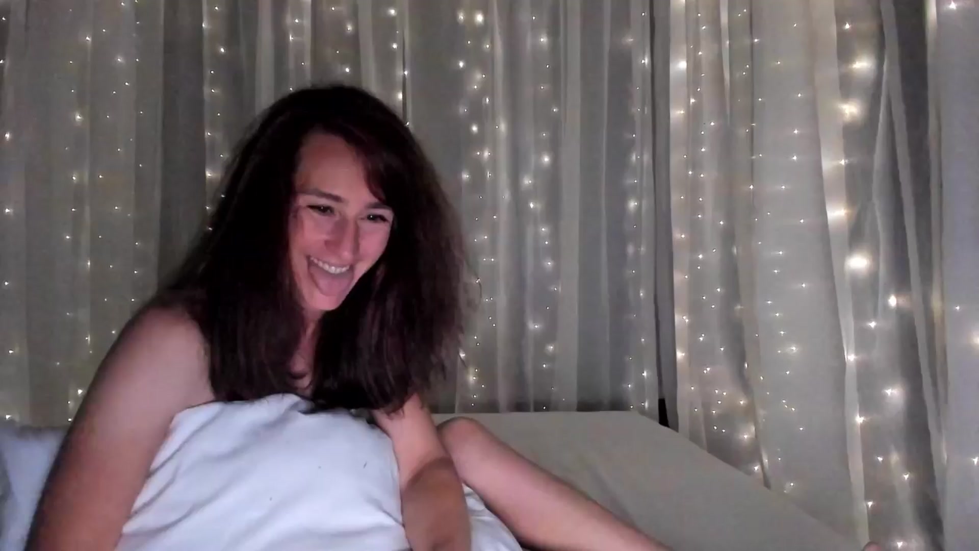 Gallery image thumbnail from Olivia's myfreecams stream on, 04/04/2024, 06:20 image 11 of 20