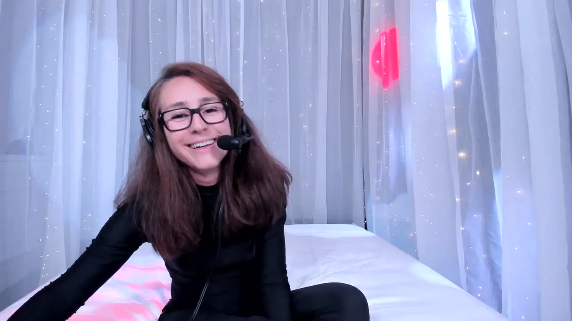 Gallery image thumbnail from Olivia's myfreecams stream on, 04/05/2024, 03:37 image 17 of 20