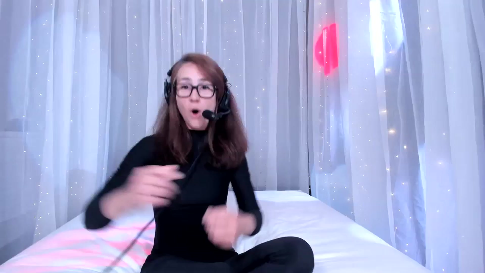 Gallery image thumbnail from Olivia's myfreecams stream on, 04/05/2024, 03:37 image 15 of 20