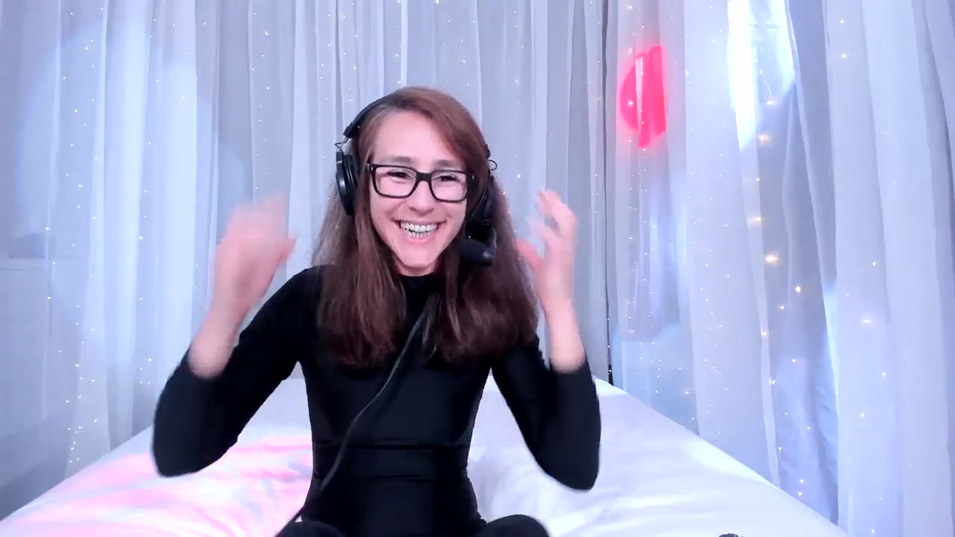 Gallery image thumbnail from Olivia's myfreecams stream on, 04/05/2024, 03:37 image 4 of 20