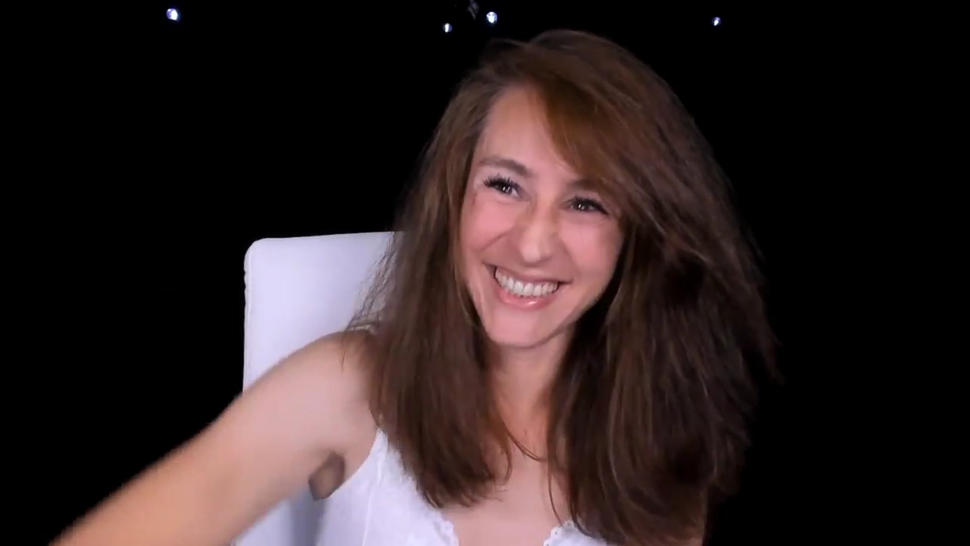 Gallery image thumbnail from Olivia's myfreecams stream on, 04/07/2024, 05:52 image 18 of 20