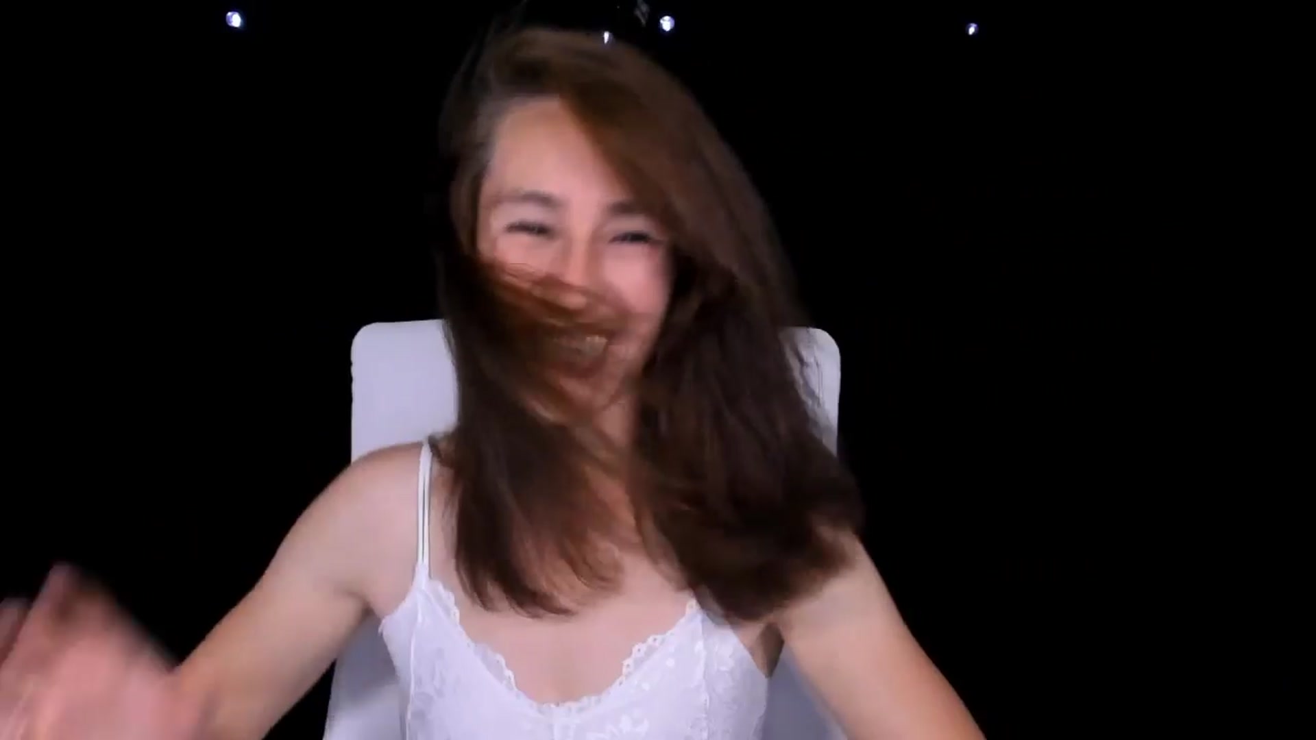 Gallery image thumbnail from Olivia's myfreecams stream on, 04/07/2024, 05:52 image 17 of 20