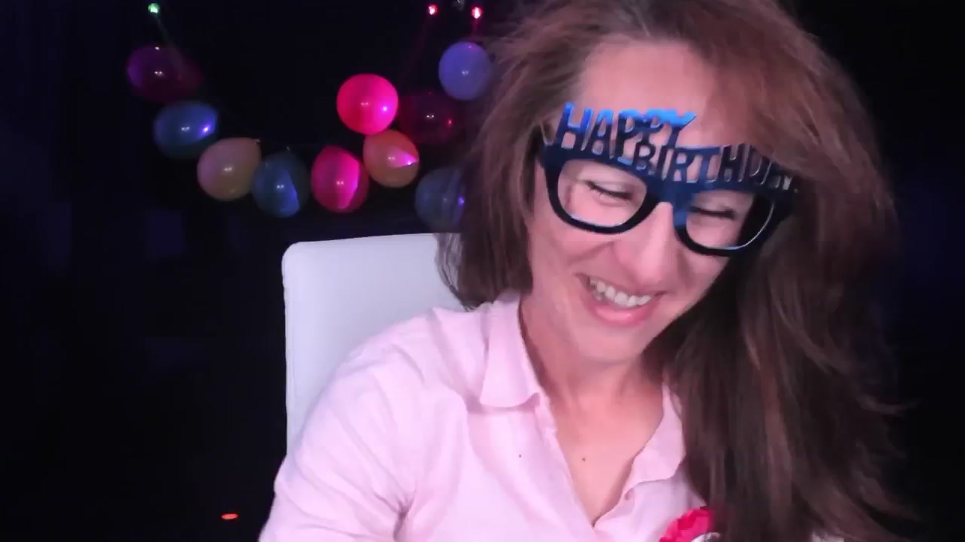 Gallery image thumbnail from Olivia's myfreecams stream on, 04/16/2024, 05:10 image 7 of 20