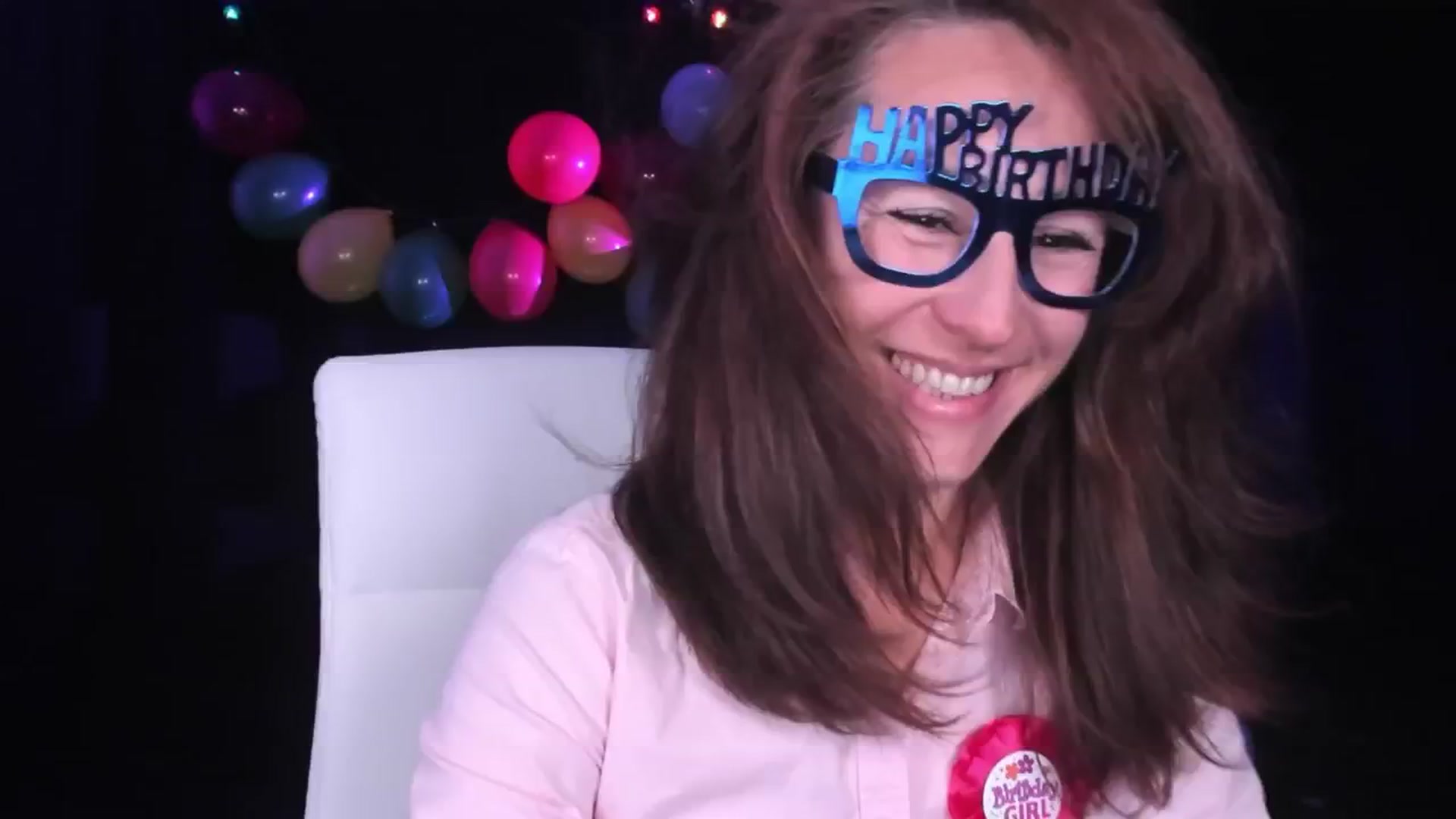 Gallery image thumbnail from Olivia's myfreecams stream on, 04/16/2024, 05:10 image 9 of 20