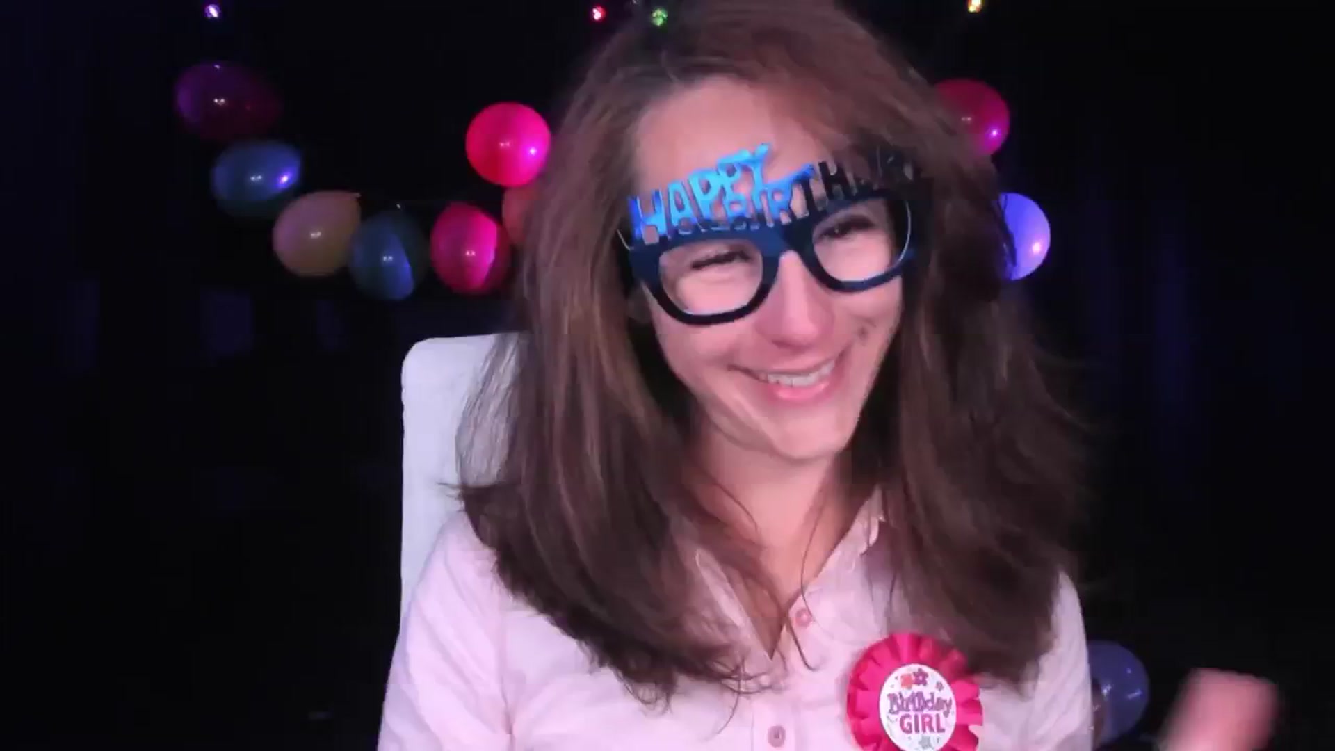 Gallery image thumbnail from Olivia's myfreecams stream on, 04/16/2024, 05:10 image 12 of 20