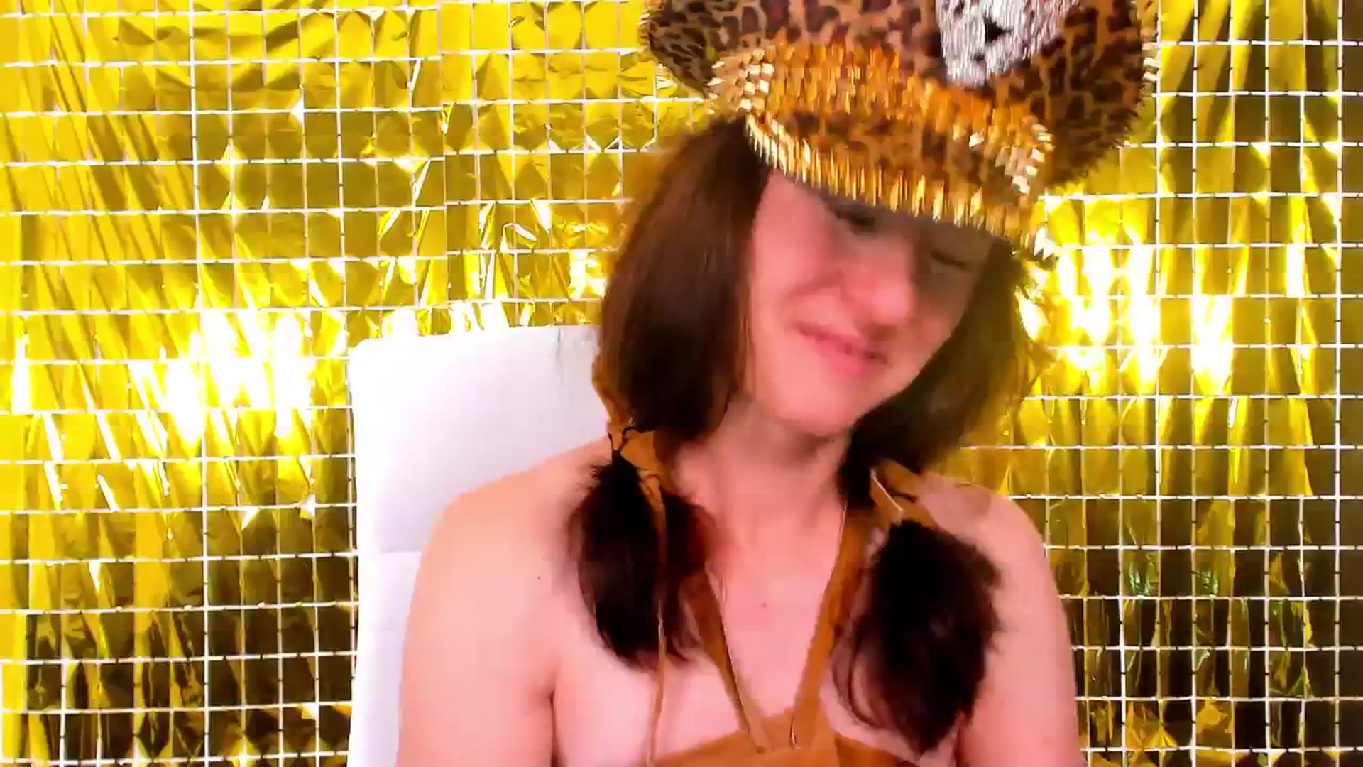 Gallery image thumbnail from Olivia's myfreecams stream on, 05/04/2024, 05:43 image 12 of 20