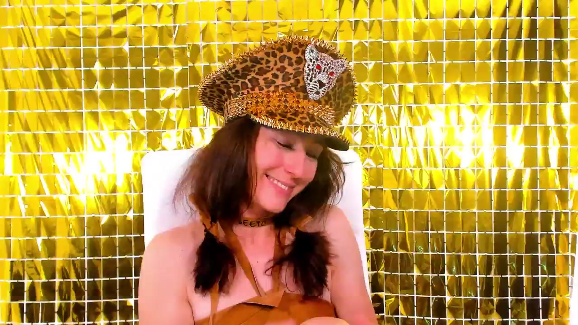 Gallery image thumbnail from Olivia's myfreecams stream on, 05/04/2024, 06:14 image 15 of 20