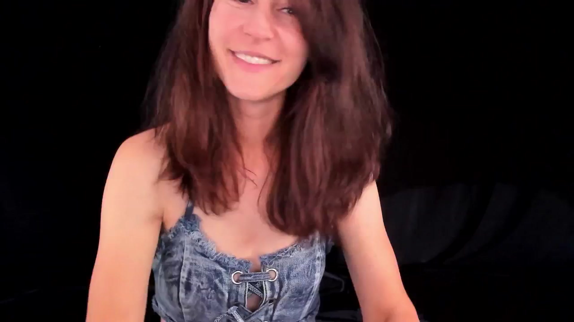 Gallery image thumbnail from Olivia's myfreecams stream on, 05/06/2024, 03:08 image 13 of 20
