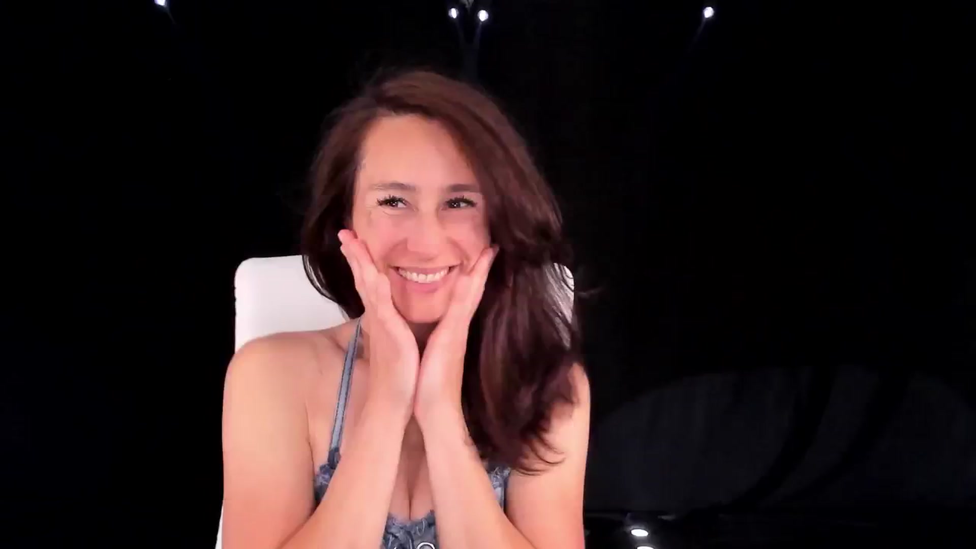 Gallery image thumbnail from Olivia's myfreecams stream on, 05/06/2024, 06:16 image 1 of 20