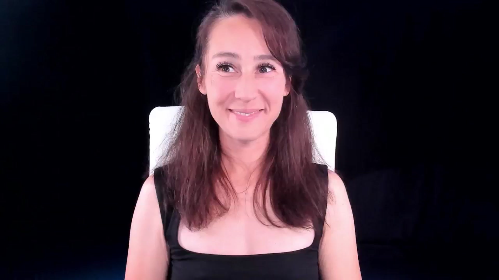 Gallery image thumbnail from Olivia's myfreecams stream on, 05/10/2024, 06:10 image 3 of 20