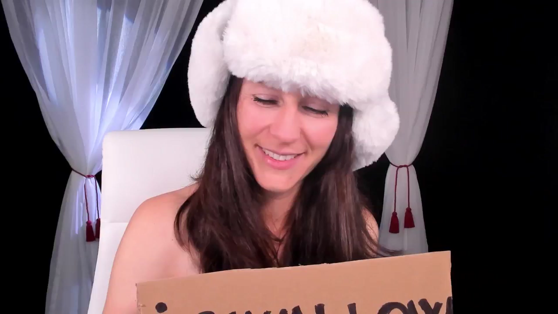 Gallery image thumbnail from Olivia's myfreecams stream on, 05/17/2024, 05:04 image 13 of 20